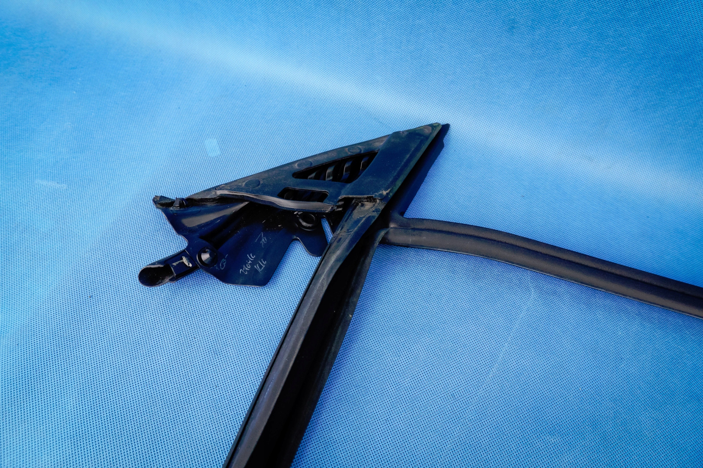 gasket windows door front left Audi A7 S7 RS7 4G8 4G8837479K