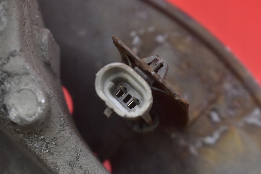 swing right front IJ113019 SATURN VUE II OPEL ANTARA 3.6 V6 4X4 252 KM