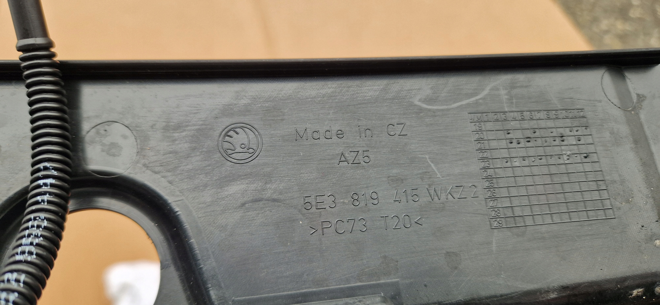 torpedo SKODA OCTAVIA IV 5E3819415 left as new original
