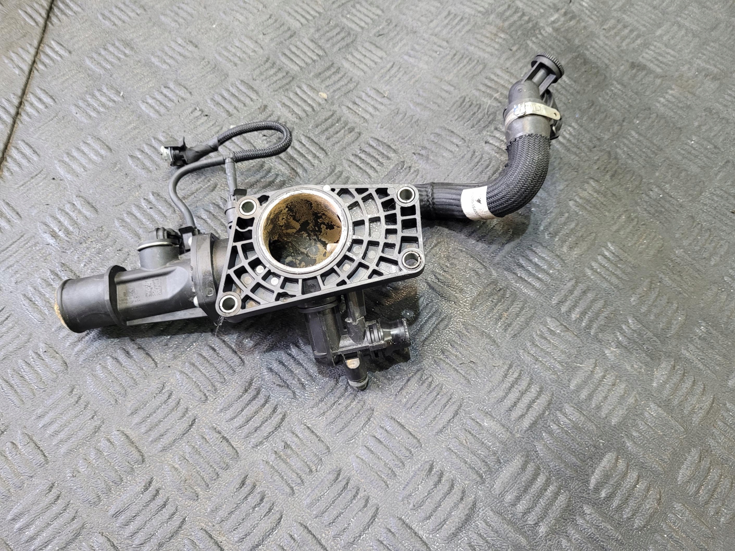 obal termostat ALFA ROMEO GIULIA 2.2 D M-JET 55268532 150KM