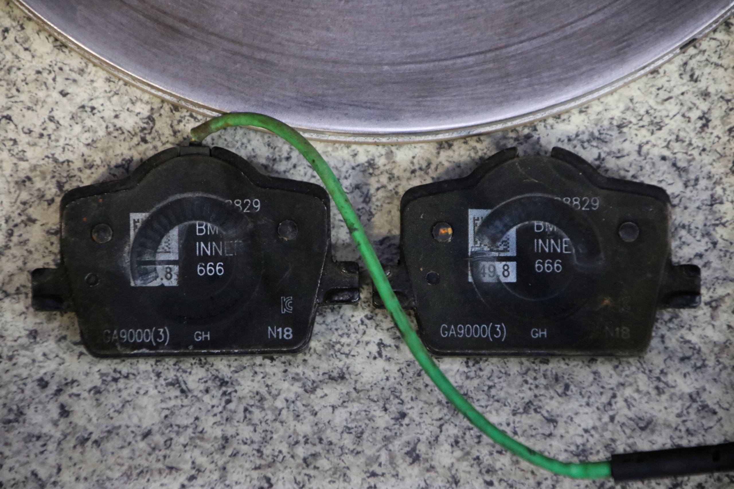 BMW G20 330i discs plates rear part 330x20 9 km !!!