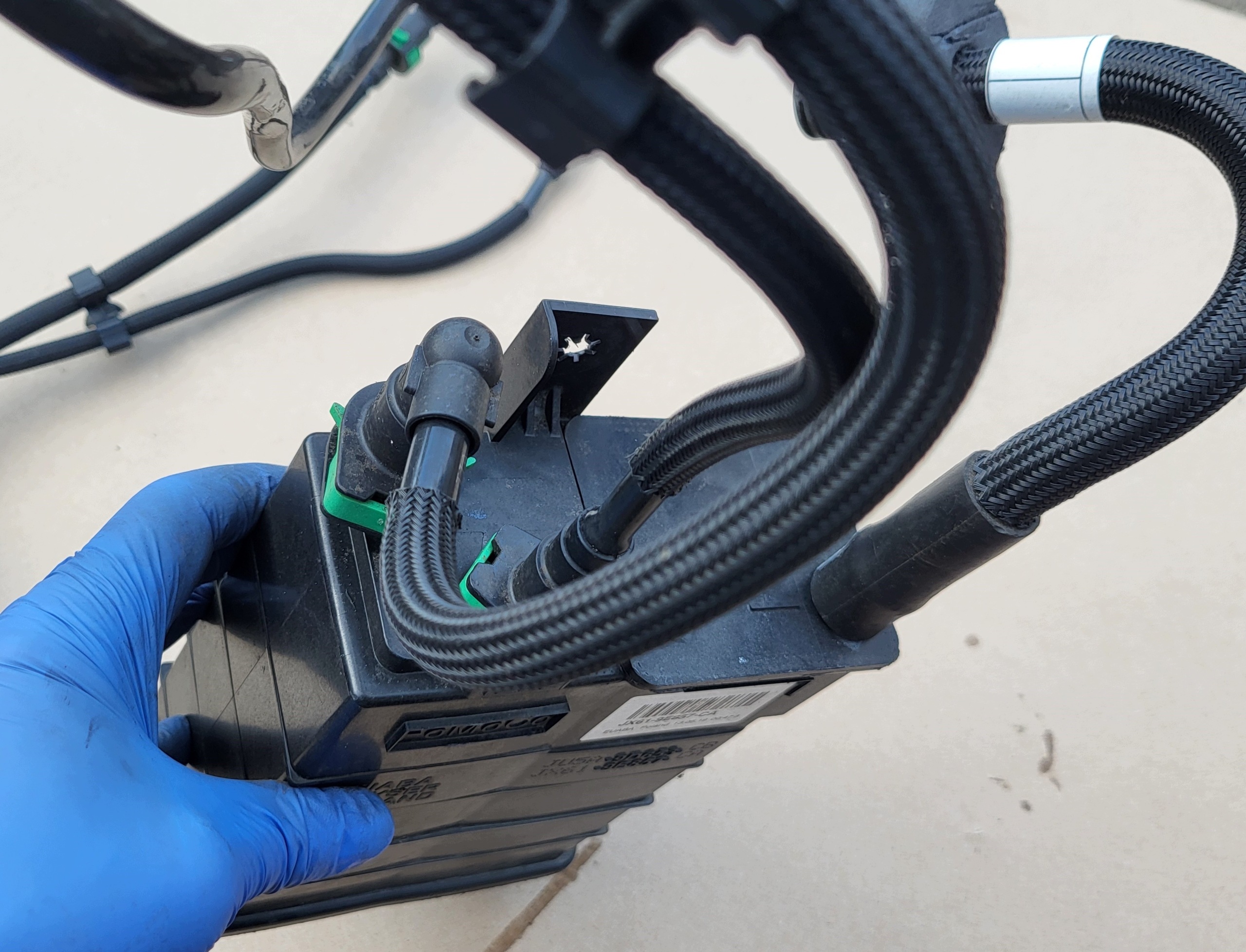Gehäuse WEGLA AKTYWNEGO Kohlenstofffilter fuel line FORD FOCUS MK4 IV OE