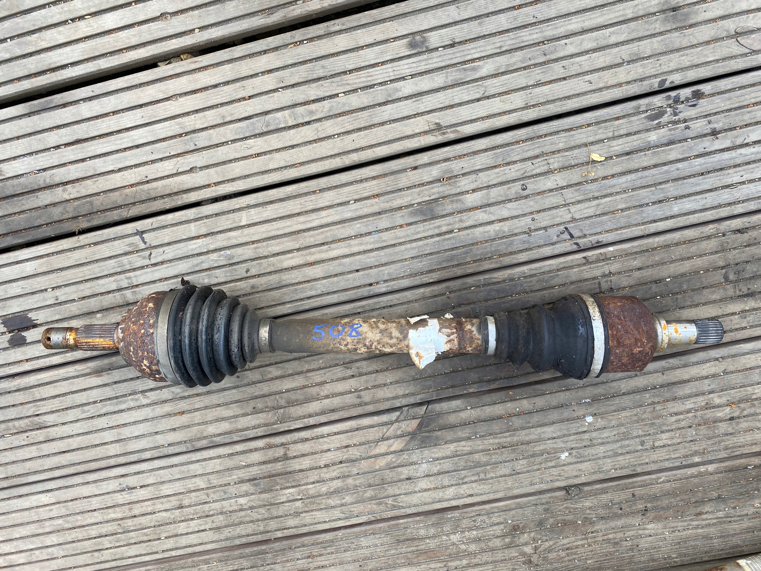 PEUGEOT 508 and 1.6 HDI semi-axis left short.