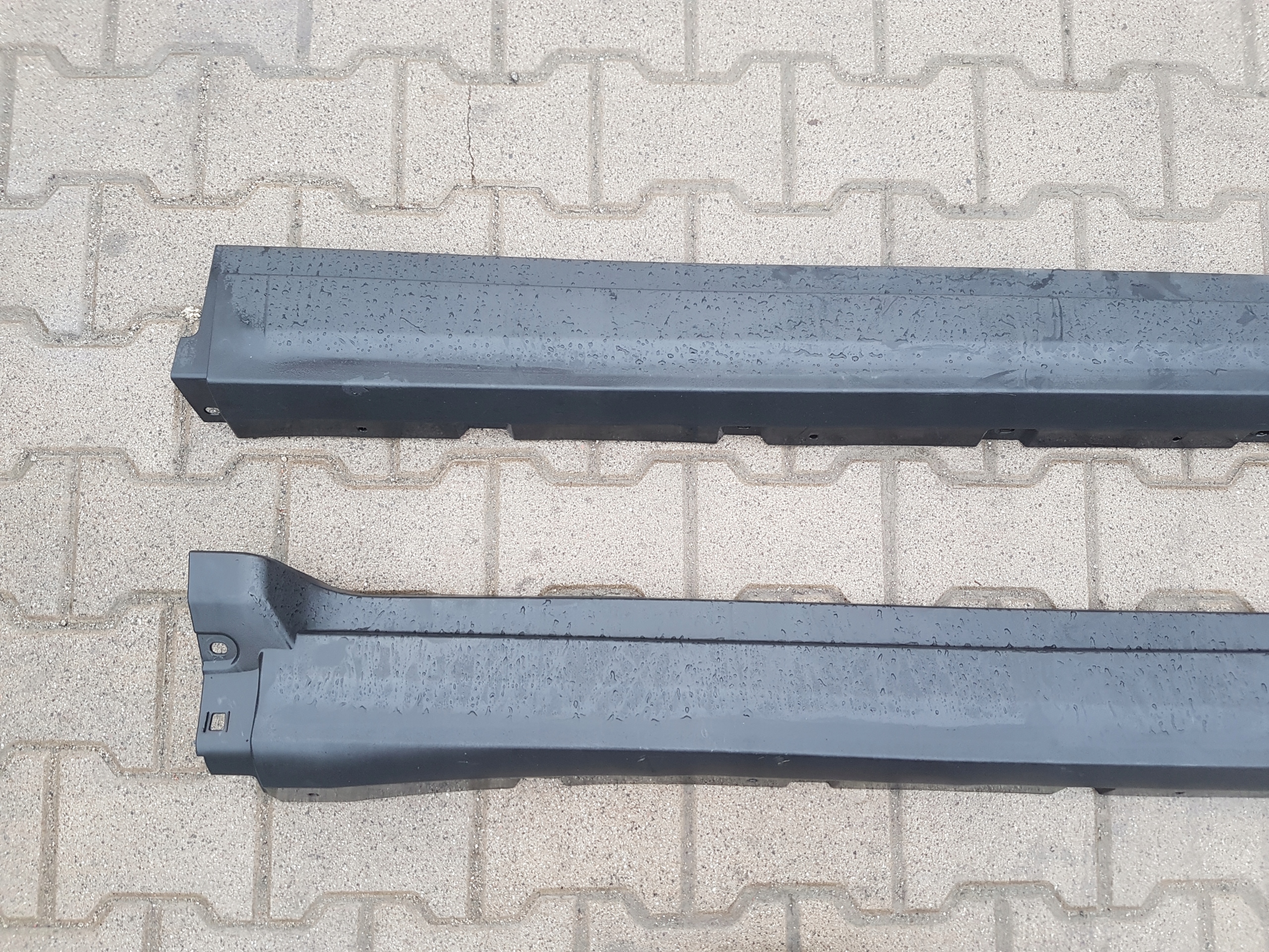 MASERATI LEVANTE moulding threshold left