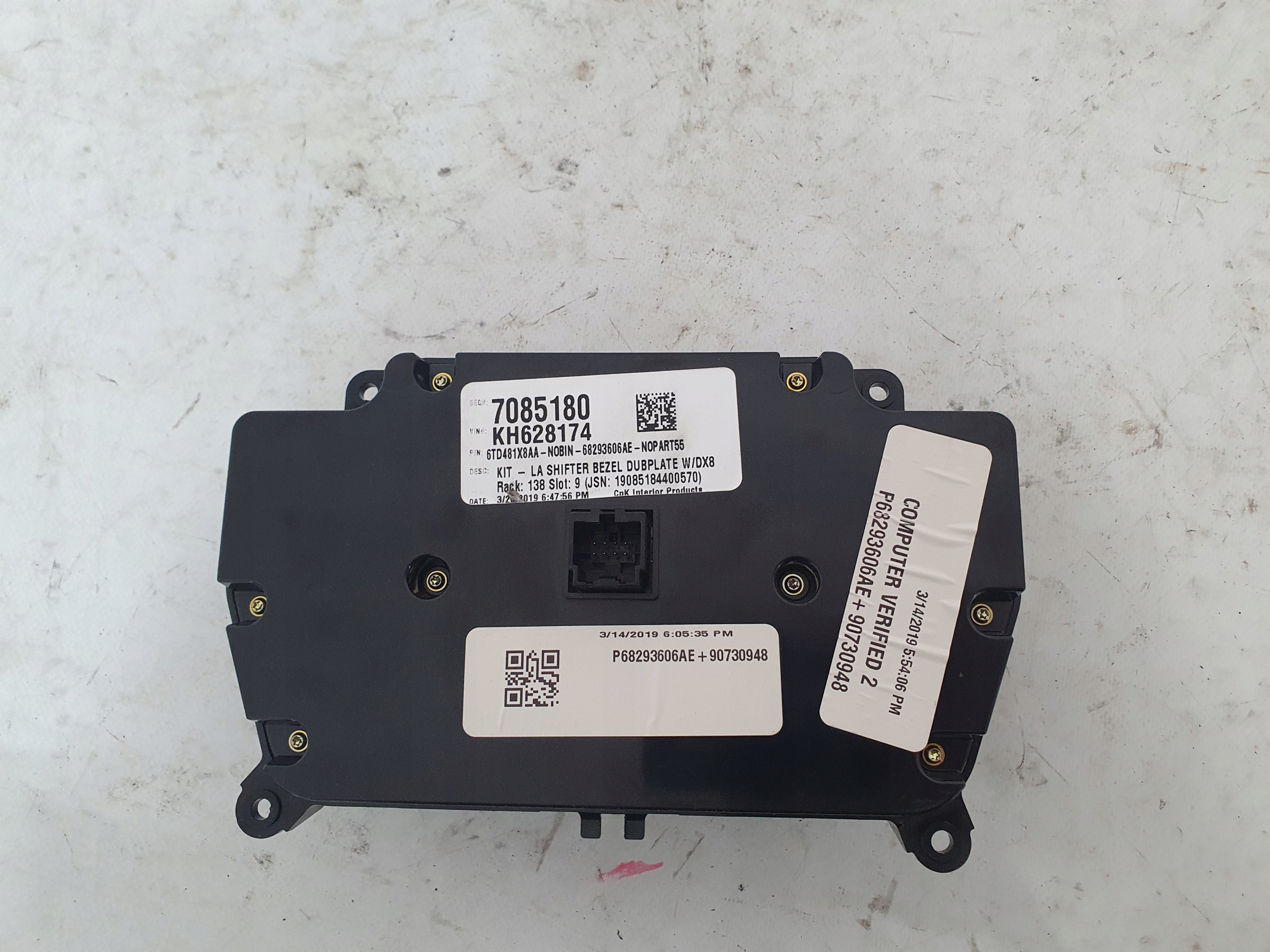 DODGE CHALLENGER 15- UNITE COMMANDE CLIMA BOUCHES BUSES RADIA 68293606AE