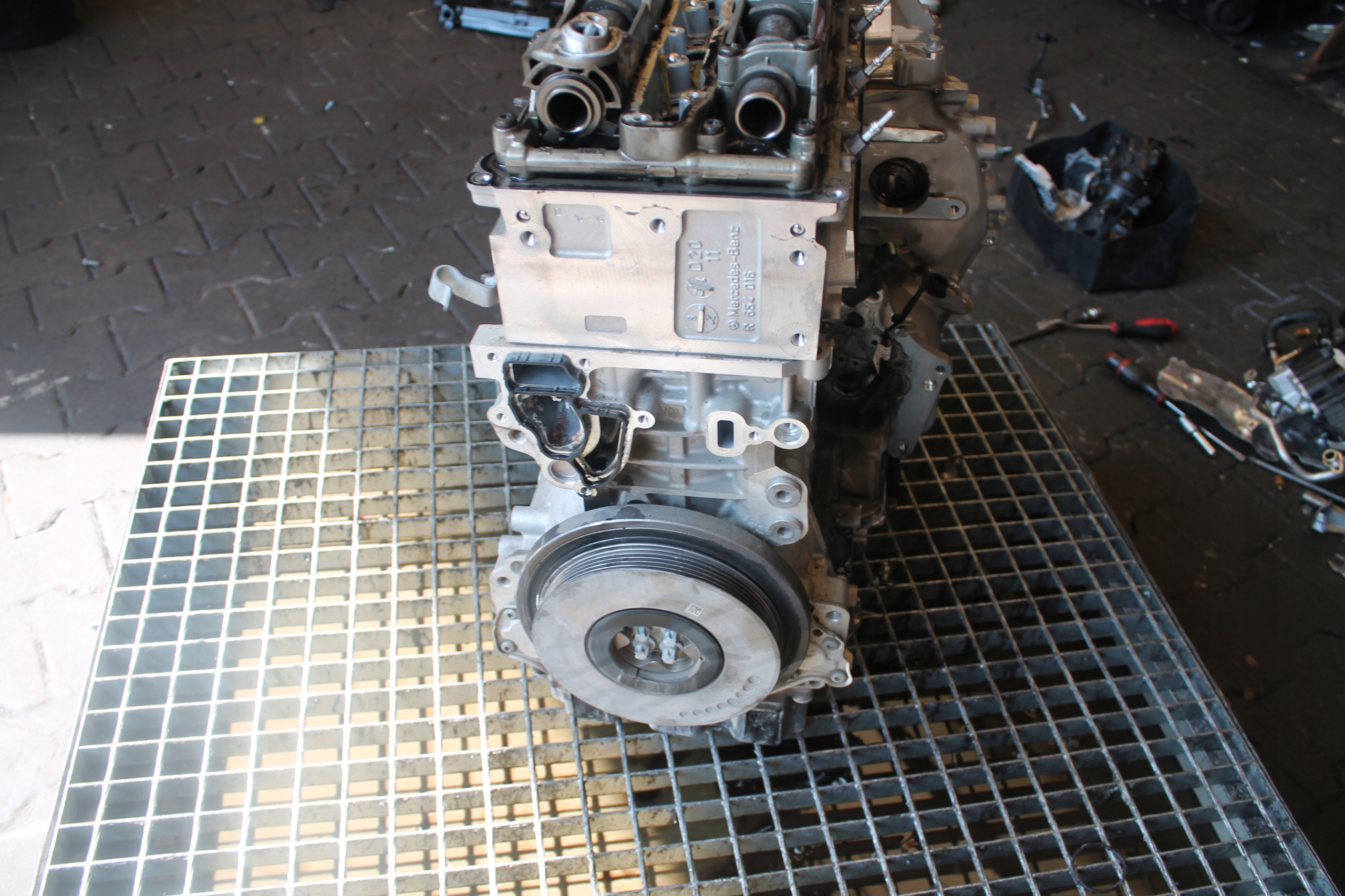 engine unprotected pillar MERCEDES 10TYS KM 654 920