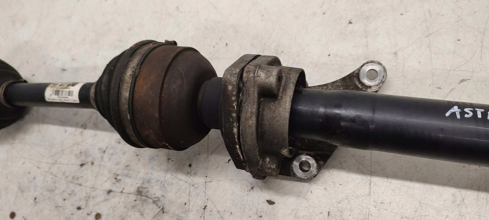 semi-axis right long Opel Astra J kombi 2,0 CDTI