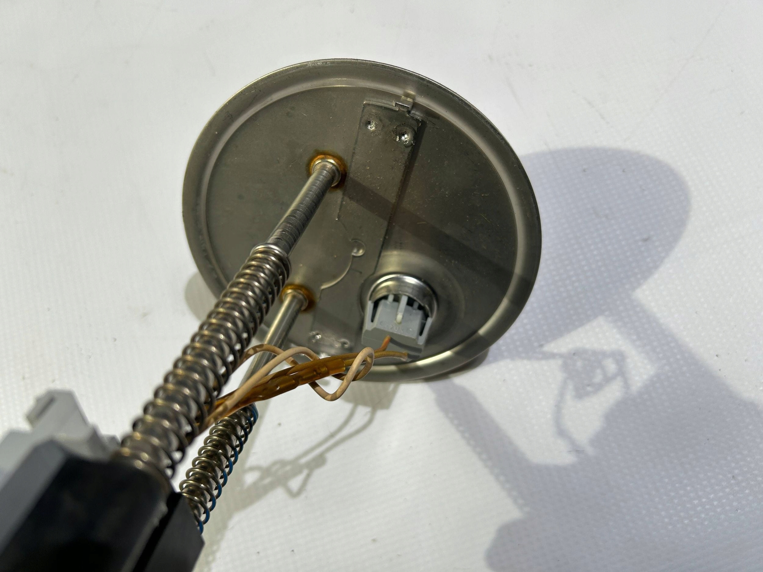 датчик уровня топлива FORD MUSTANG V 2005-