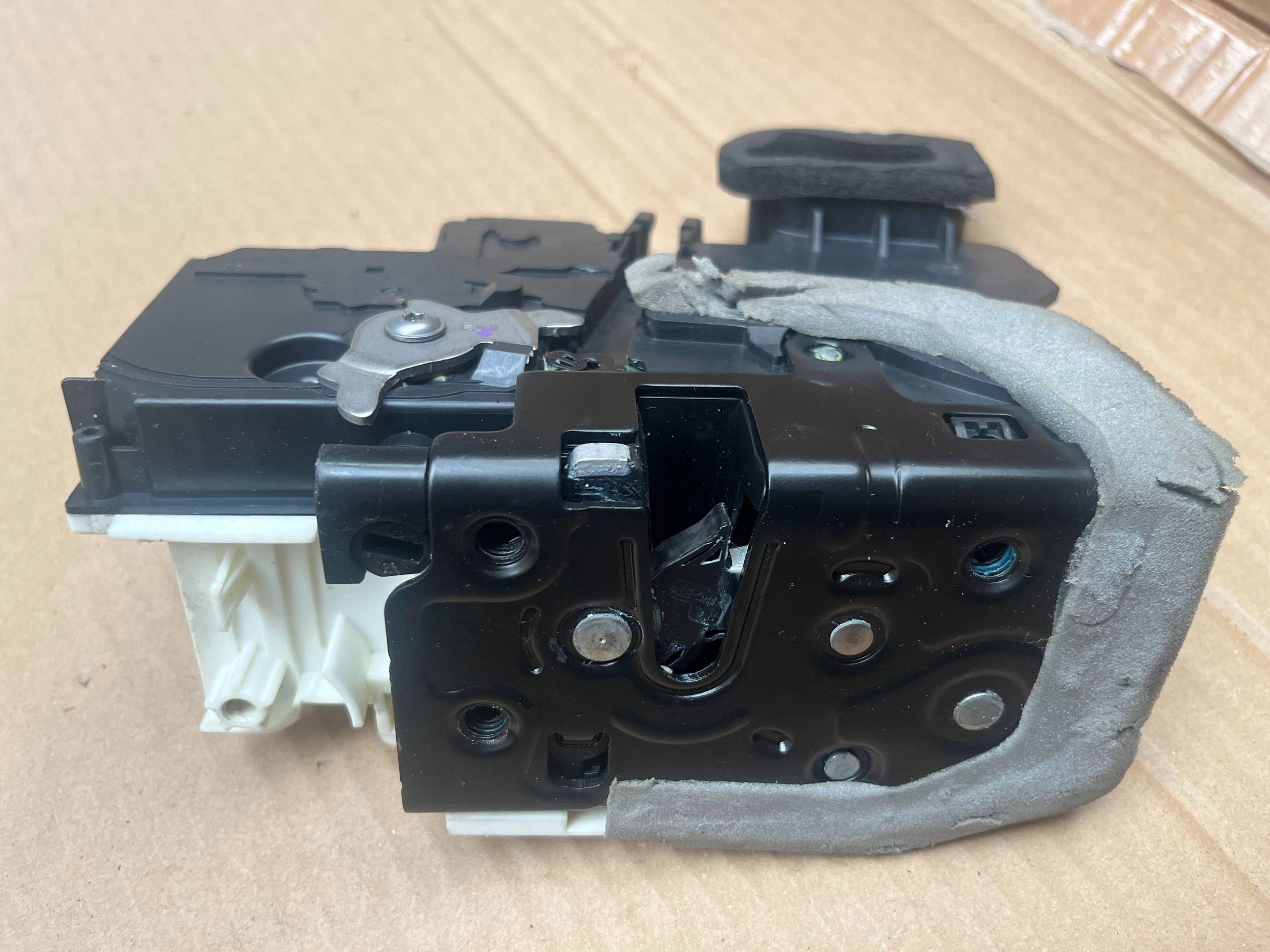 lock door right rear part A7 S7 4K8 4K0839016Q original !