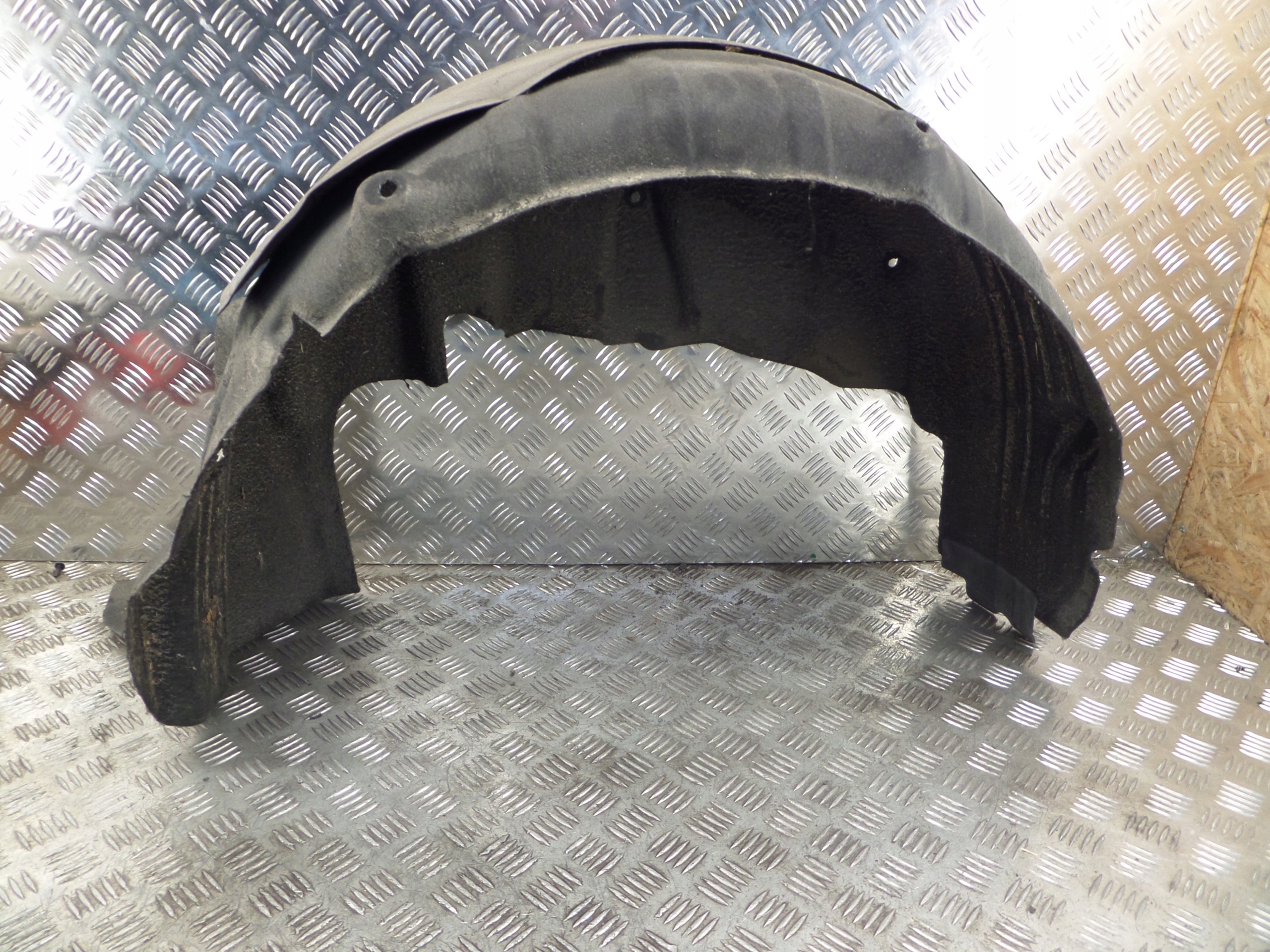 MERCEDES W176 mudguard right rear part right rear.