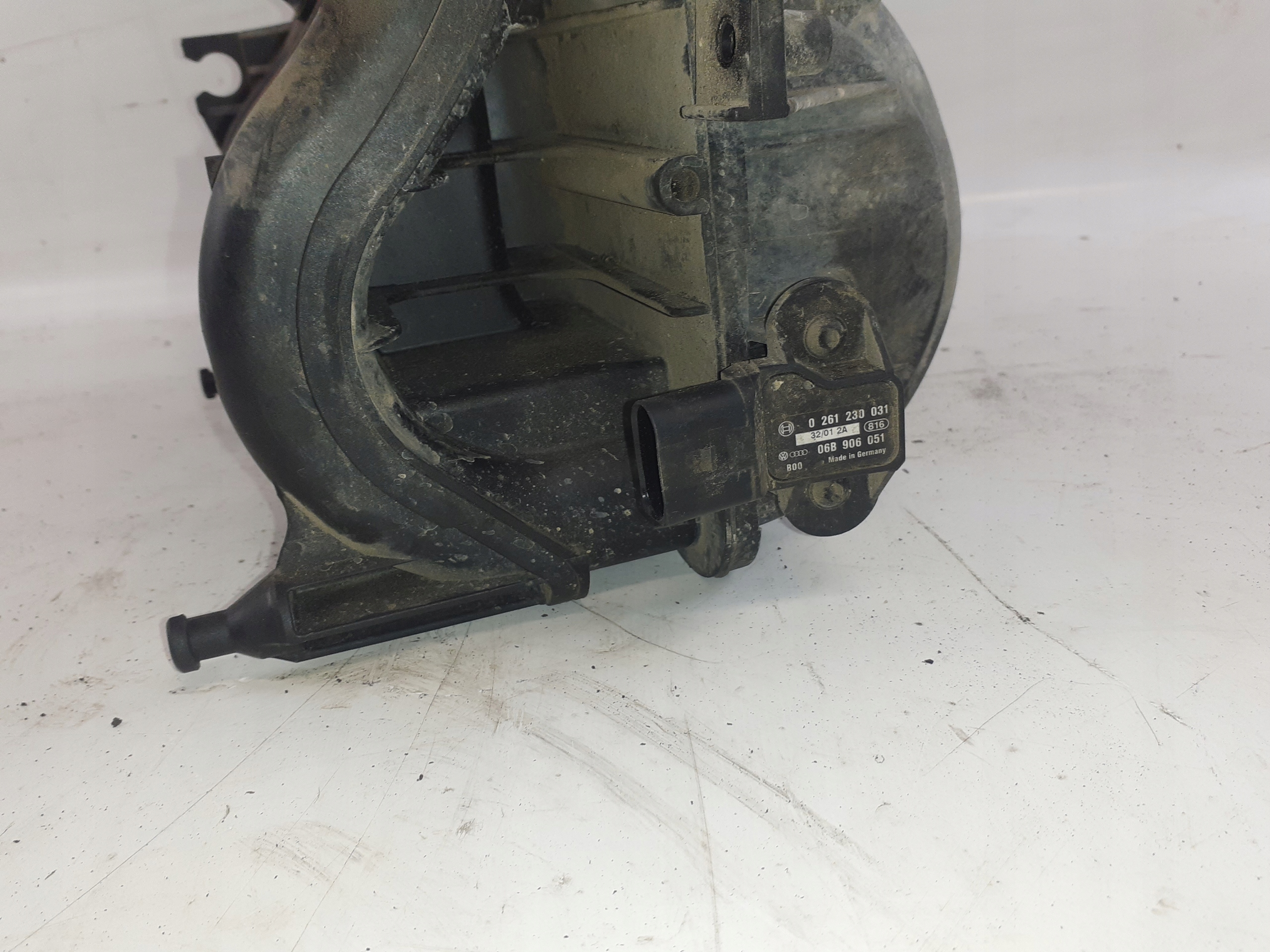 intake manifold VW Polo 6N2 1,0 MPI