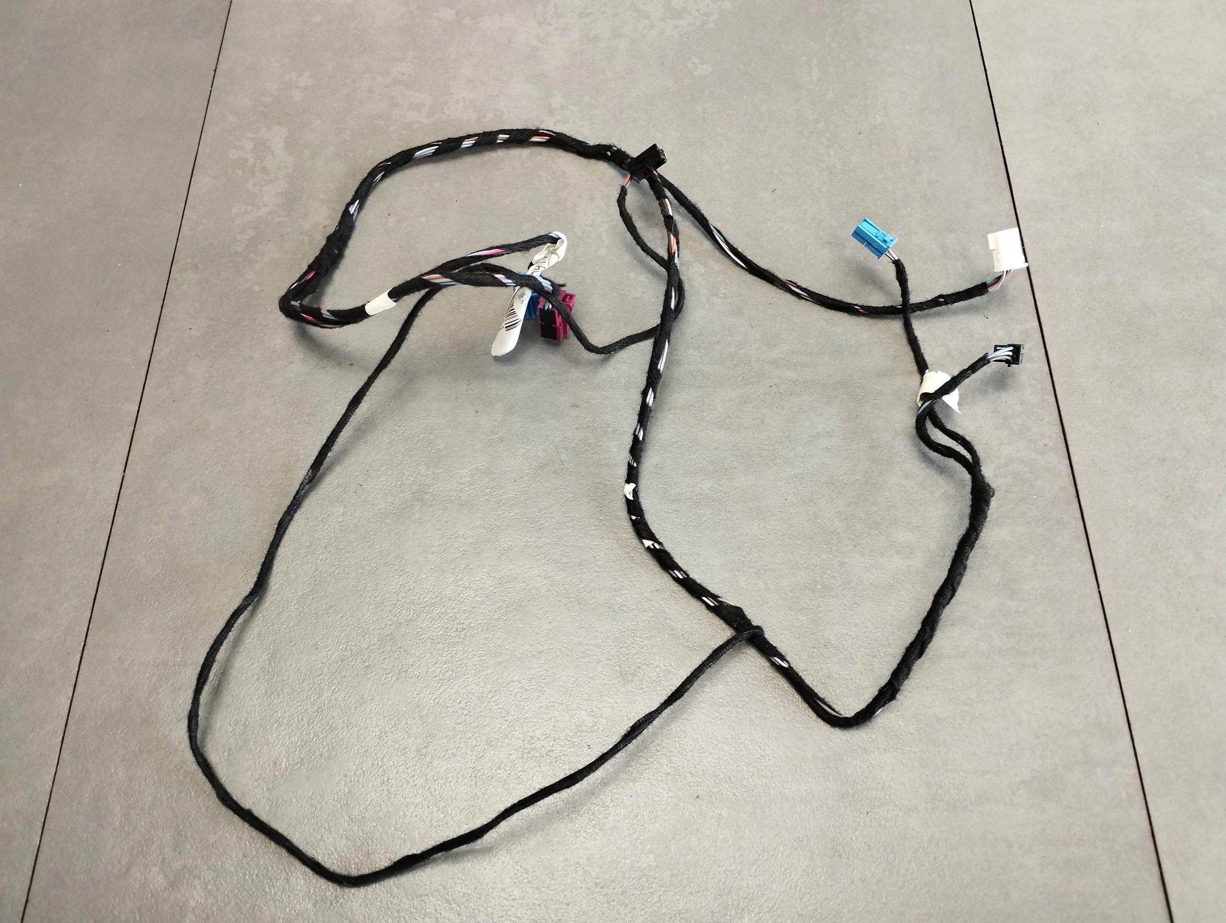 Mercedes-Benz GLE W166 bundle upholstery right rear part A1665404113