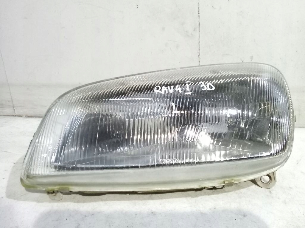 Toyota Rav4 and 3D light left front front