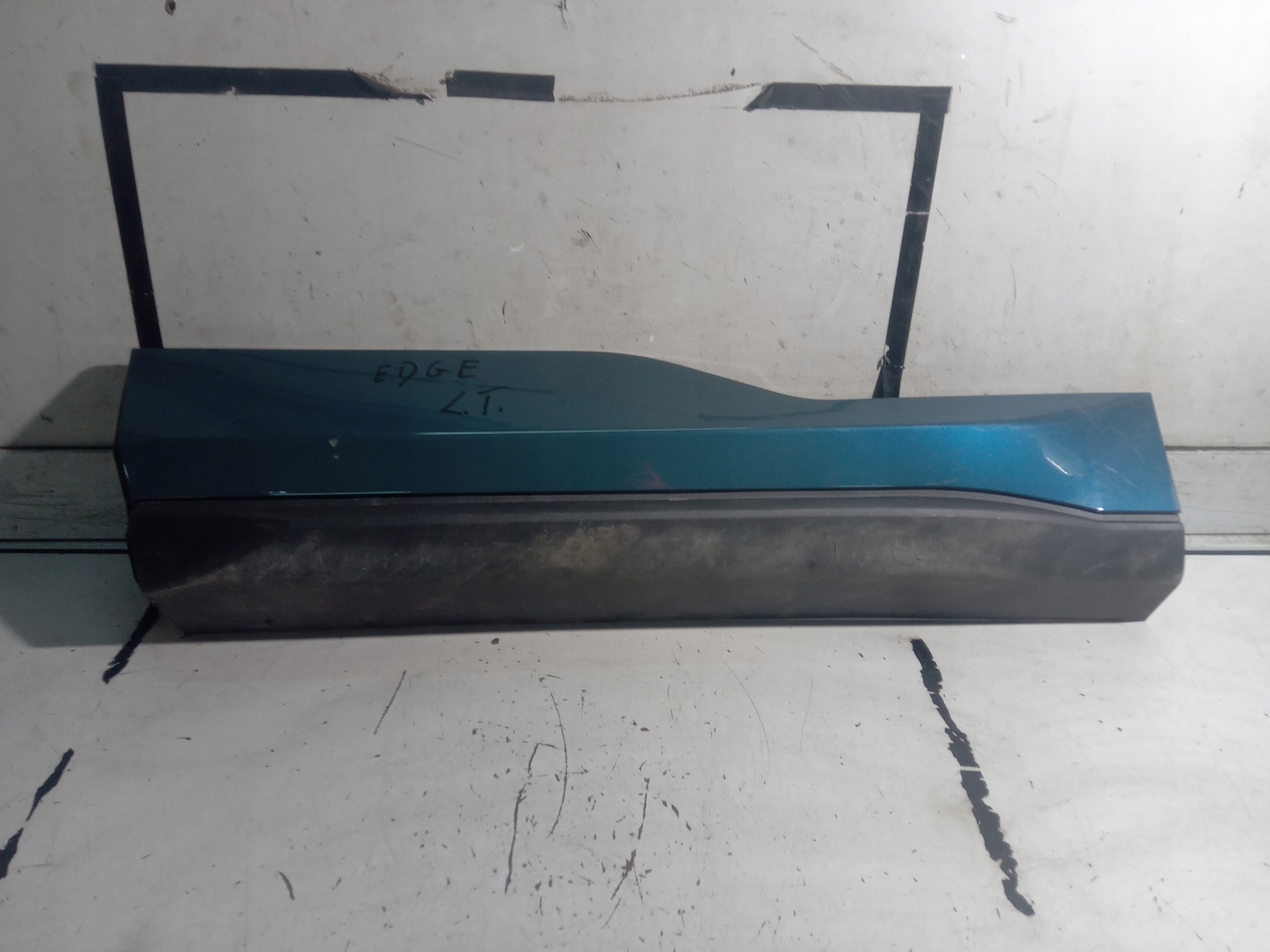 FT4B-R254A77-DBW - FORD EDGE MK2 МОЛДИНГ ДВЕРИ ЛЕВЫЙ ЗАДНИЙ ST