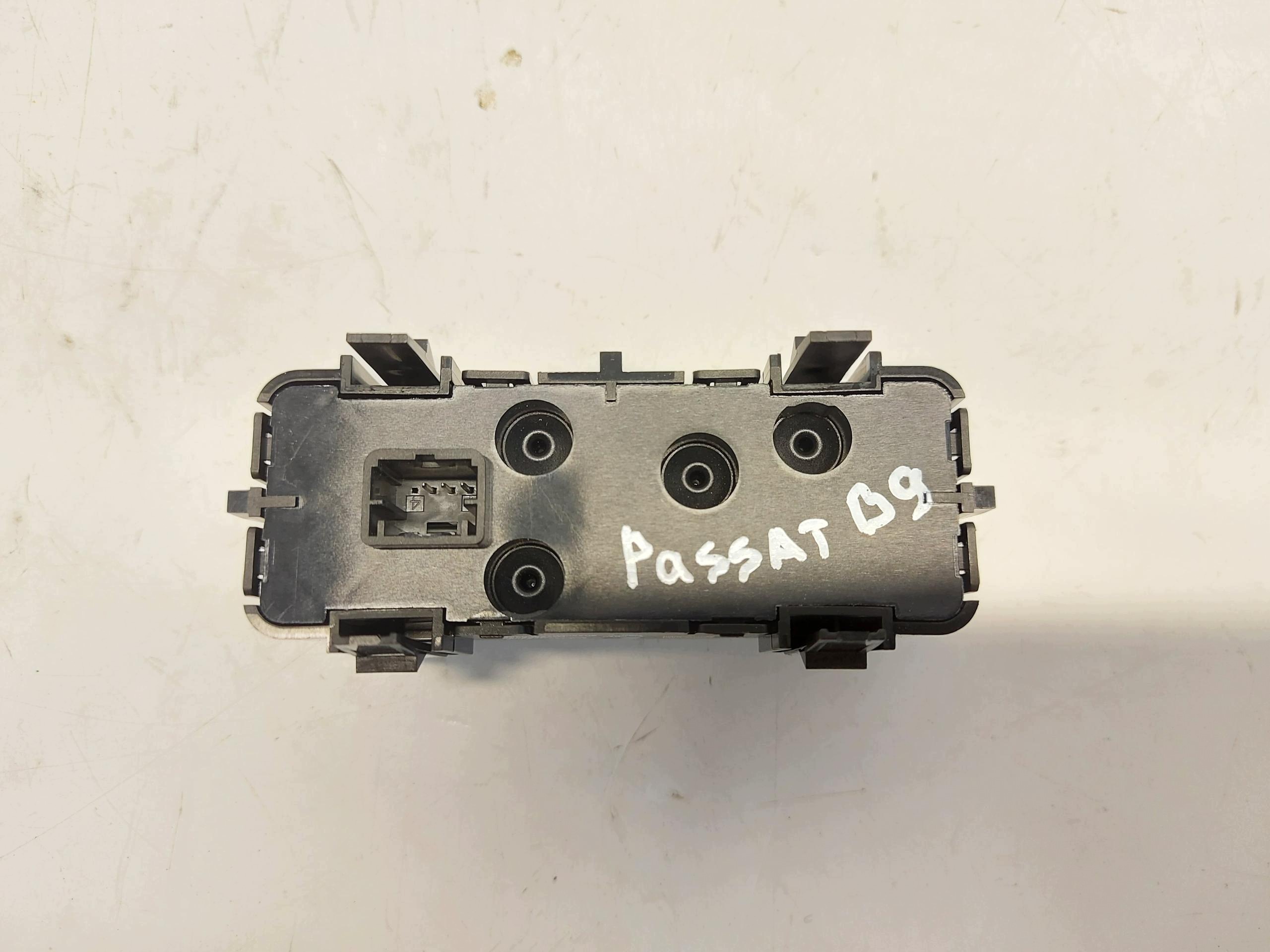 VW Passat R B9 3J0 2025r switch light switch oryg 571941633a