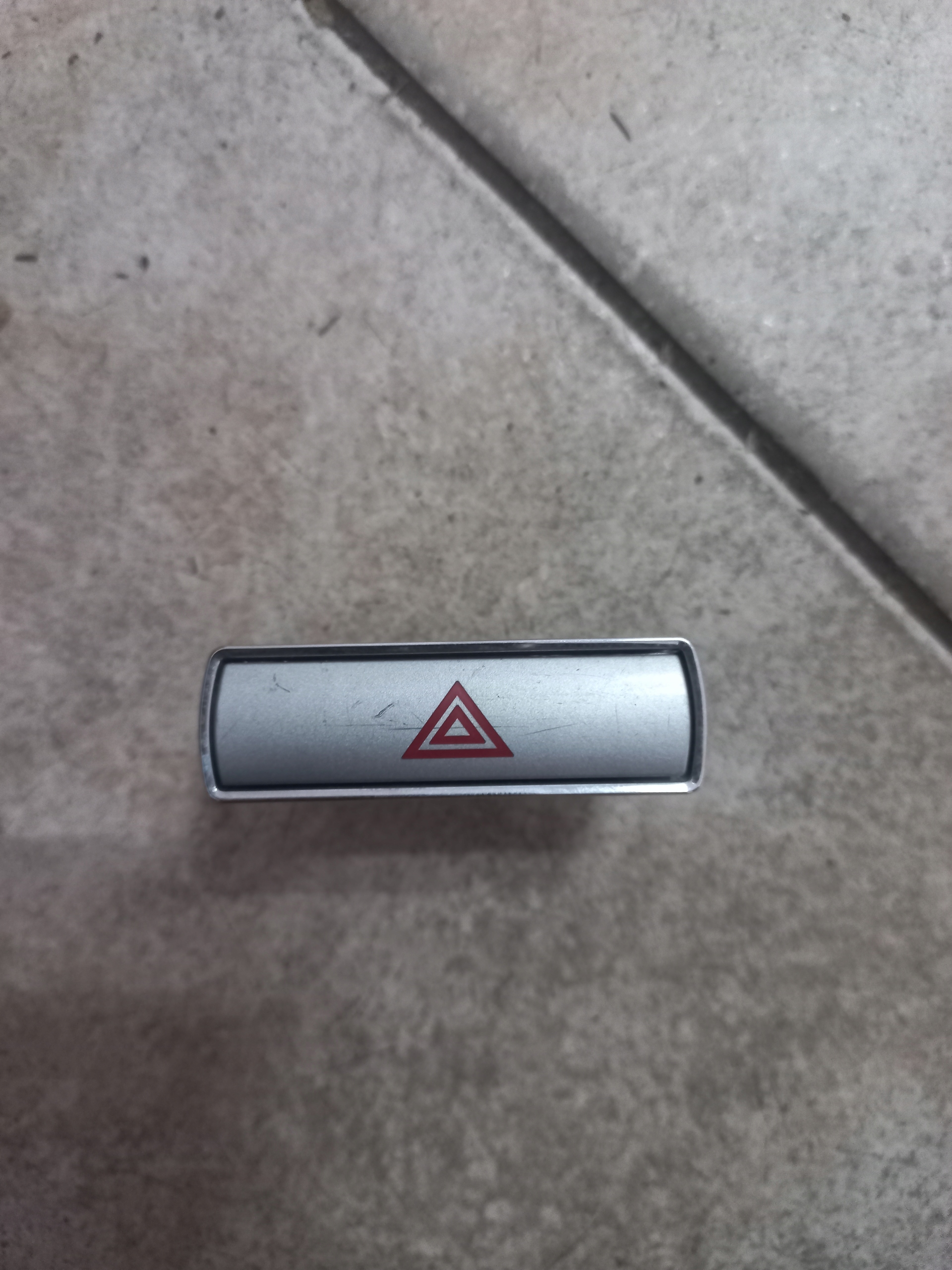 FORD MONDEO WŁĄCZNIK AWARYJNYCH 4S7T13A350AB