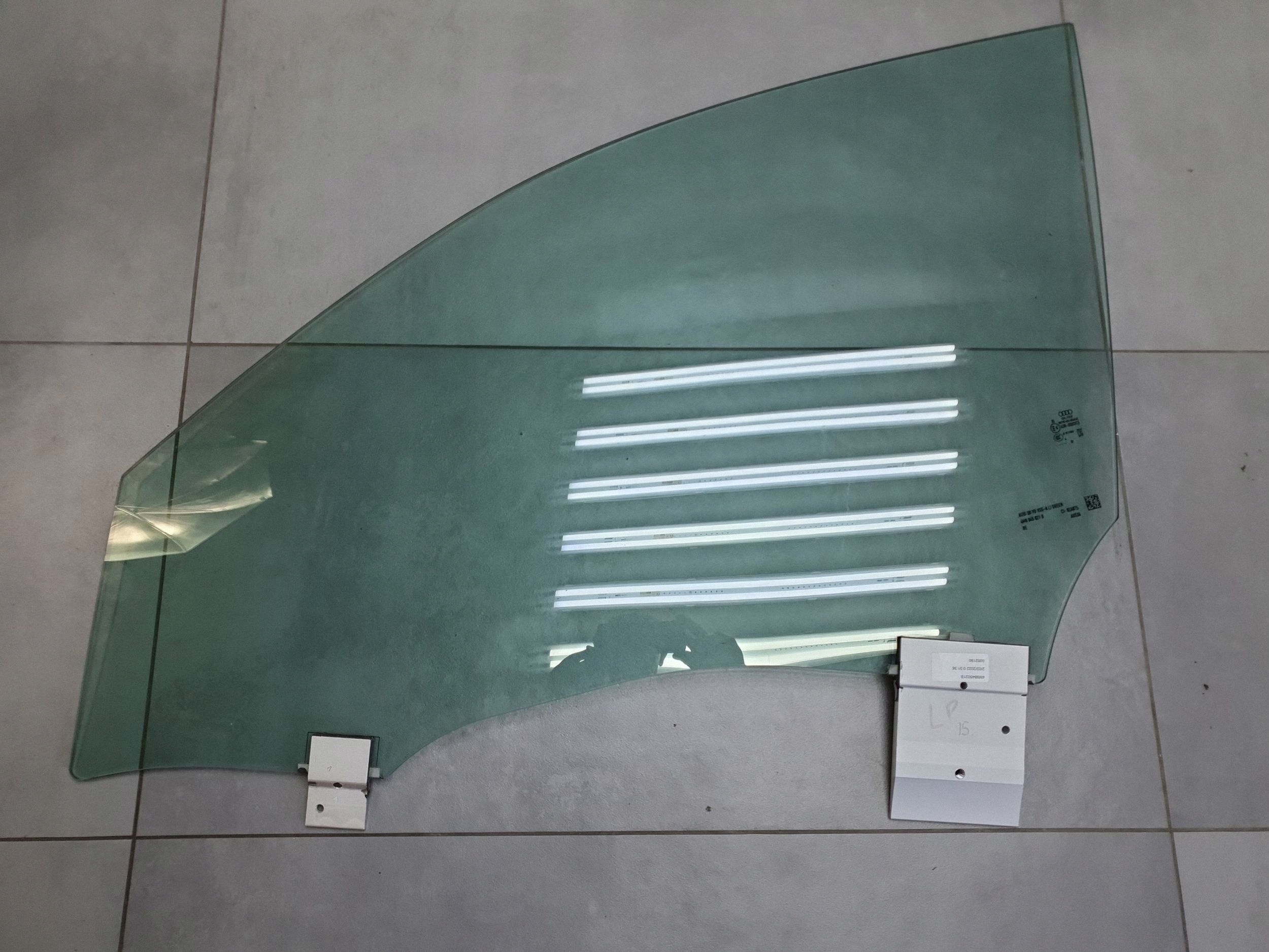 Audi Q8 window door left front 2022 4M8845021B podwojna