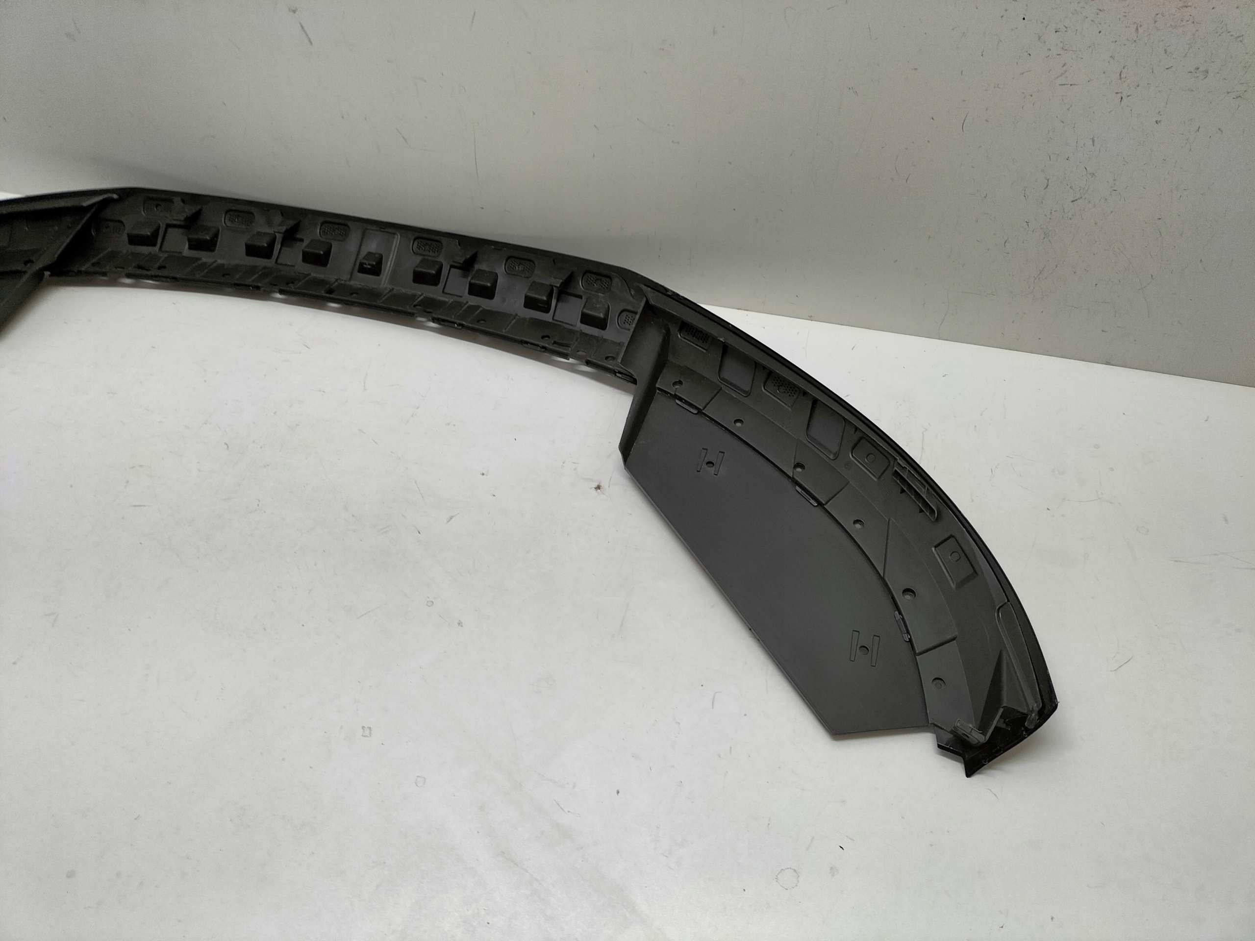 cap moulding visor of a bumper front CITROEN DS7 18