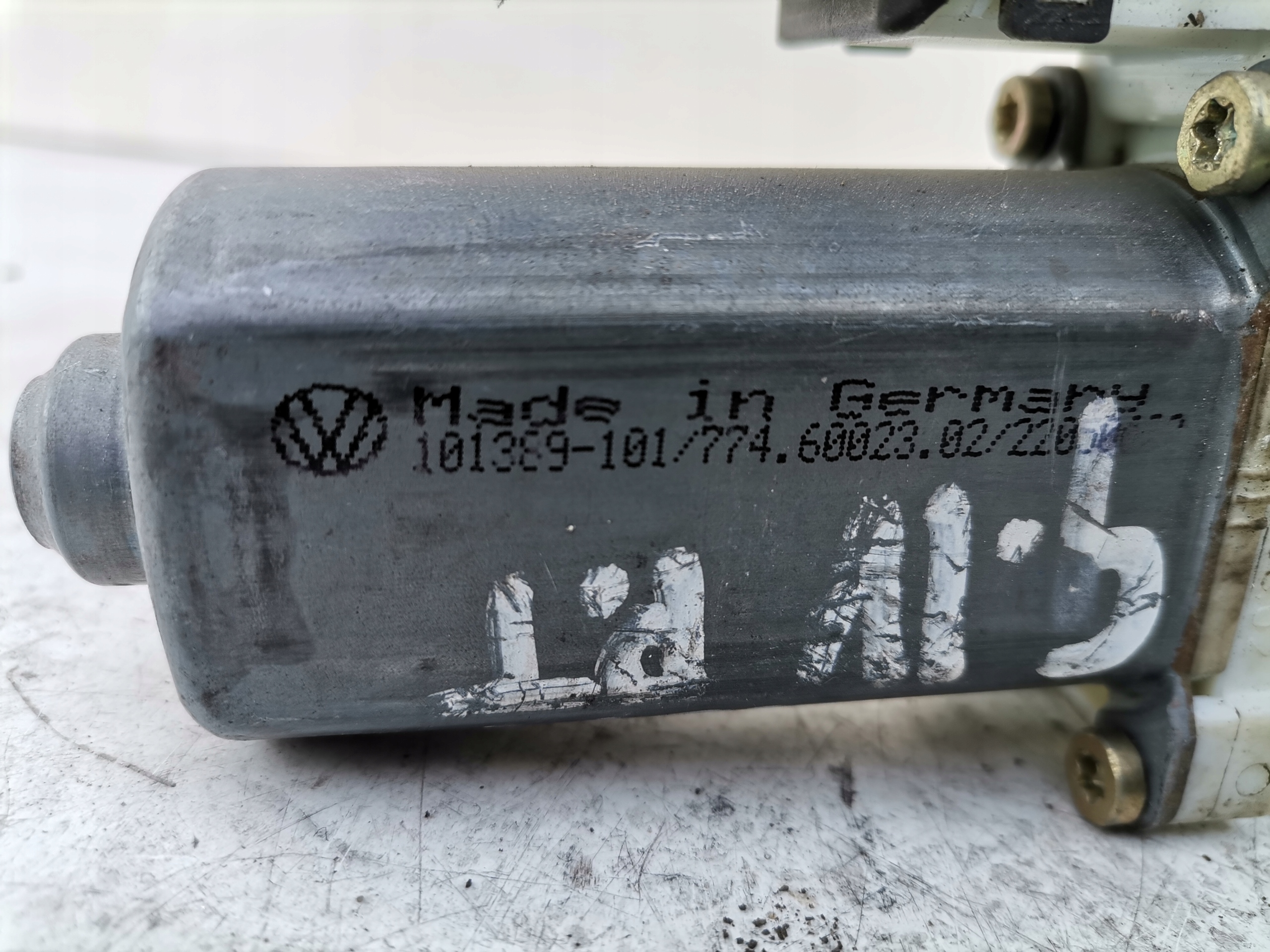 VW GOLF IV LEON and TOLEDO II mini motor windows left rear part 1J4959811C
