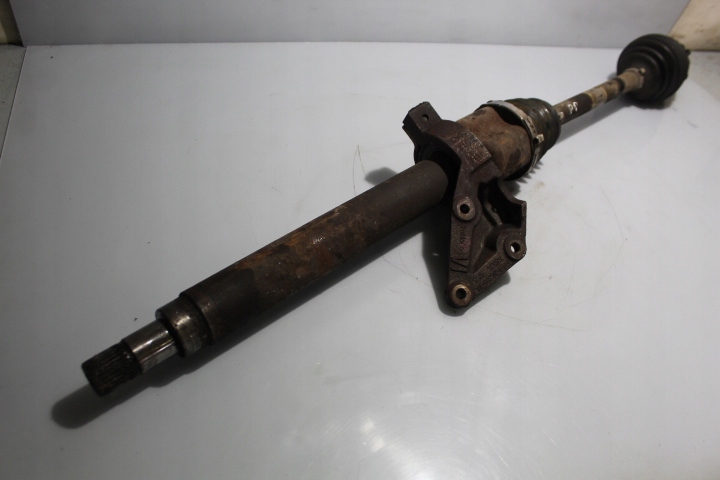 ПЕРЕДНІЙ ПРАВИЙ ВАЛ FORD FOCUS III MK3 1.0