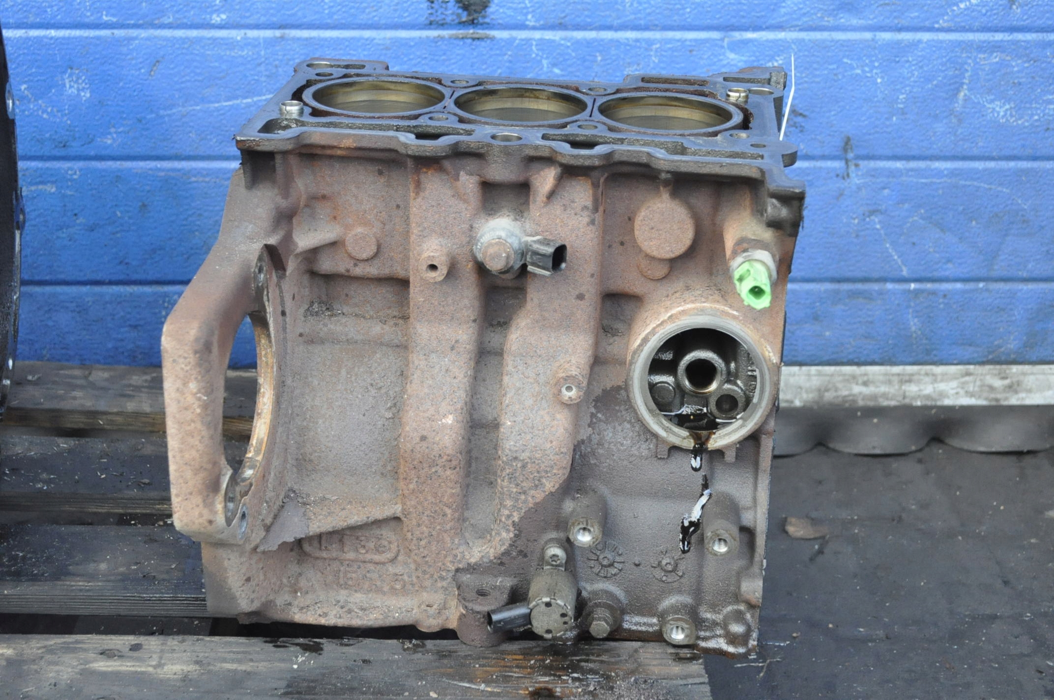 FORD FIESTA MK7 B-MAX 1.0 100KM ECOBOOST BLOK SILNIKA SFJC RFCM5G-6015-HD Numer katalogowy części SFJC RFCM5G-6015-HD