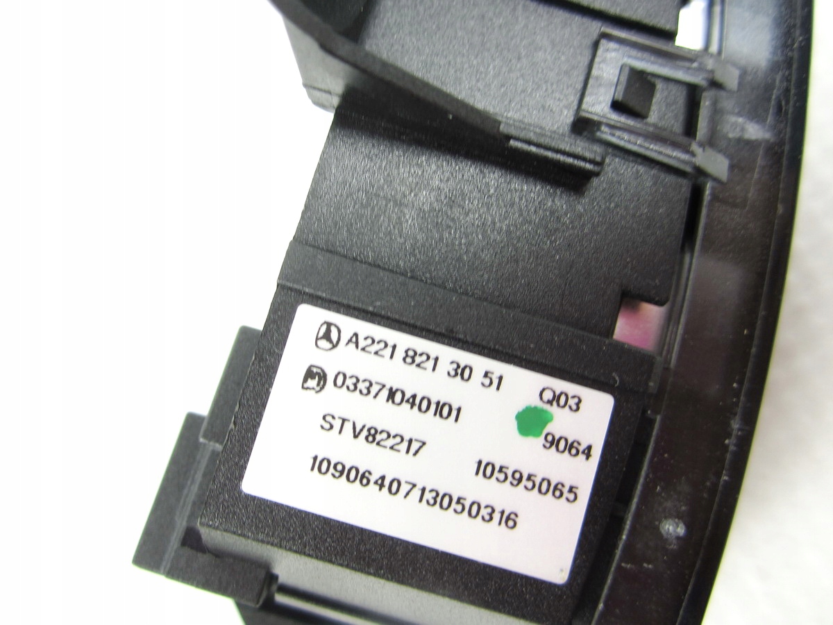 Panel button central of a lock door front left Mercedes W221