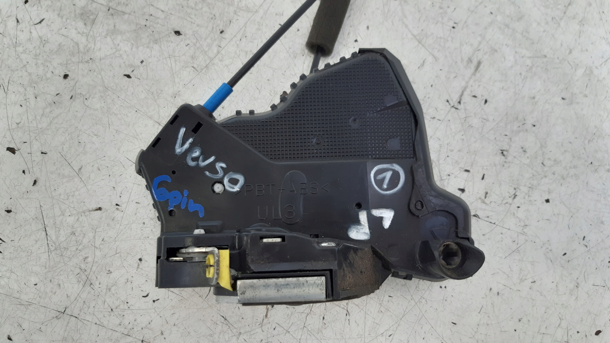 lock left front 6 PIN A046693 Toyota Corolla Verso II