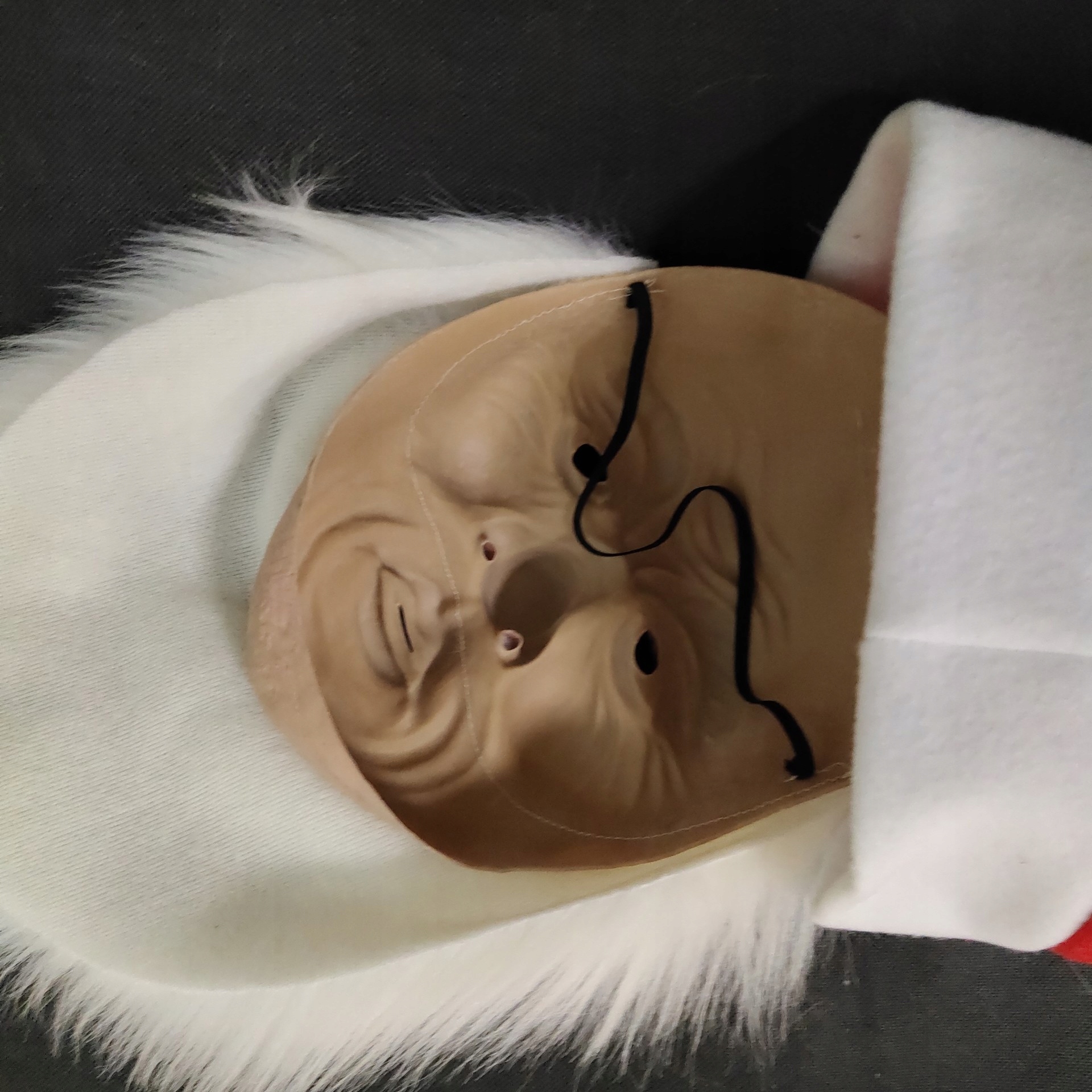 Zabawna maska Mikołaja Marka inna