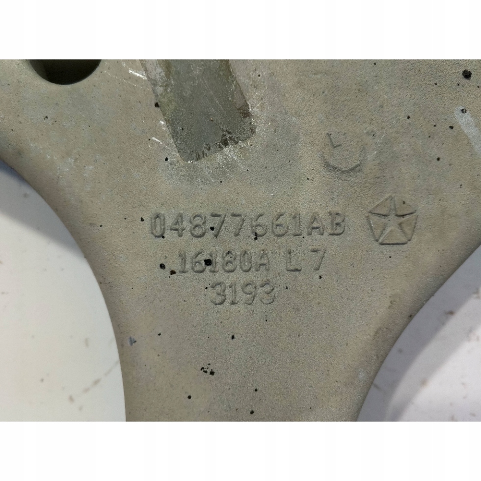 Jeep Grand Cherokee WK2 arm front left 04877661AB (Q541)