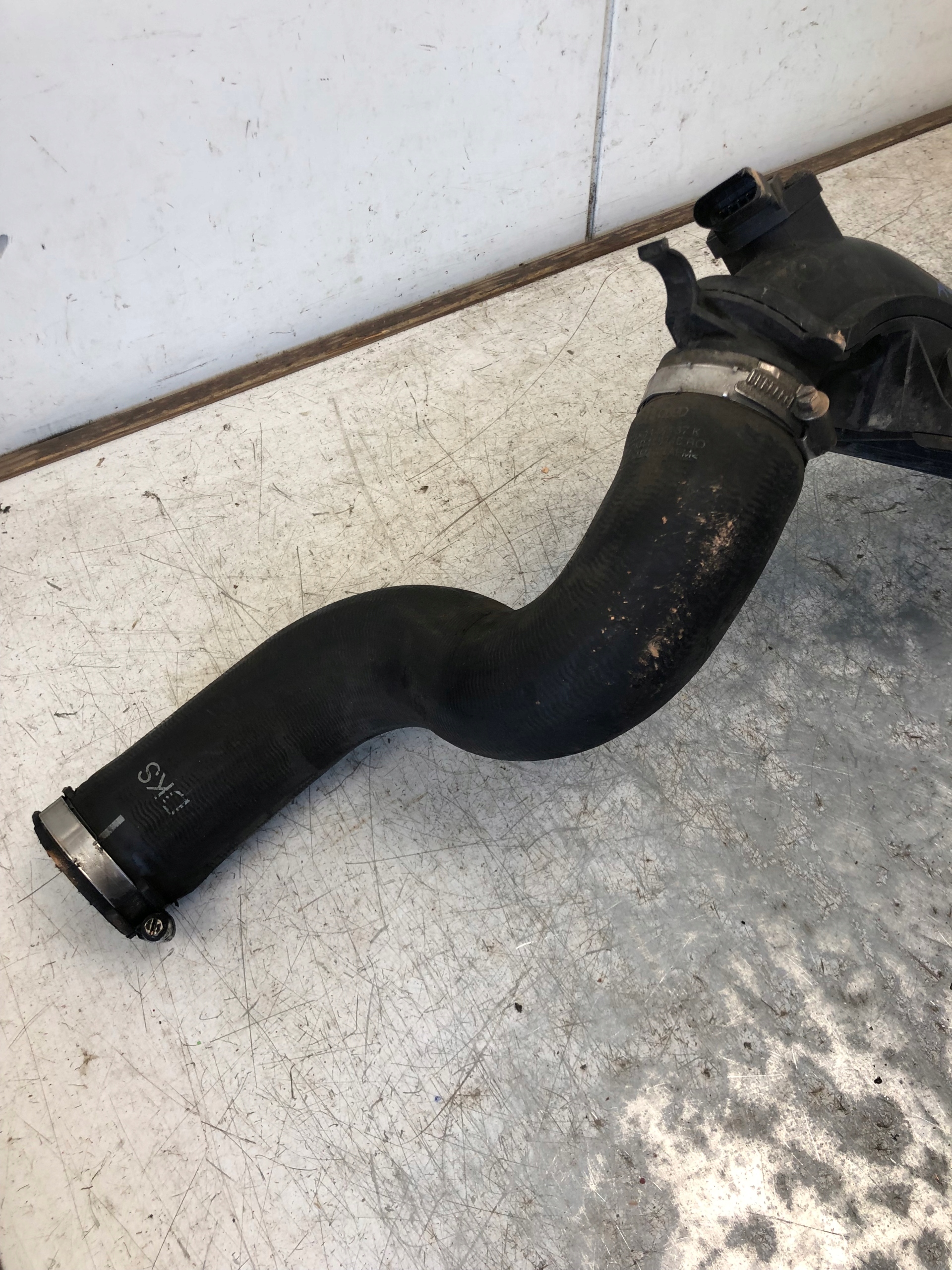 cijev prijenos interkulera AUDI A4 B8 8K0145673L