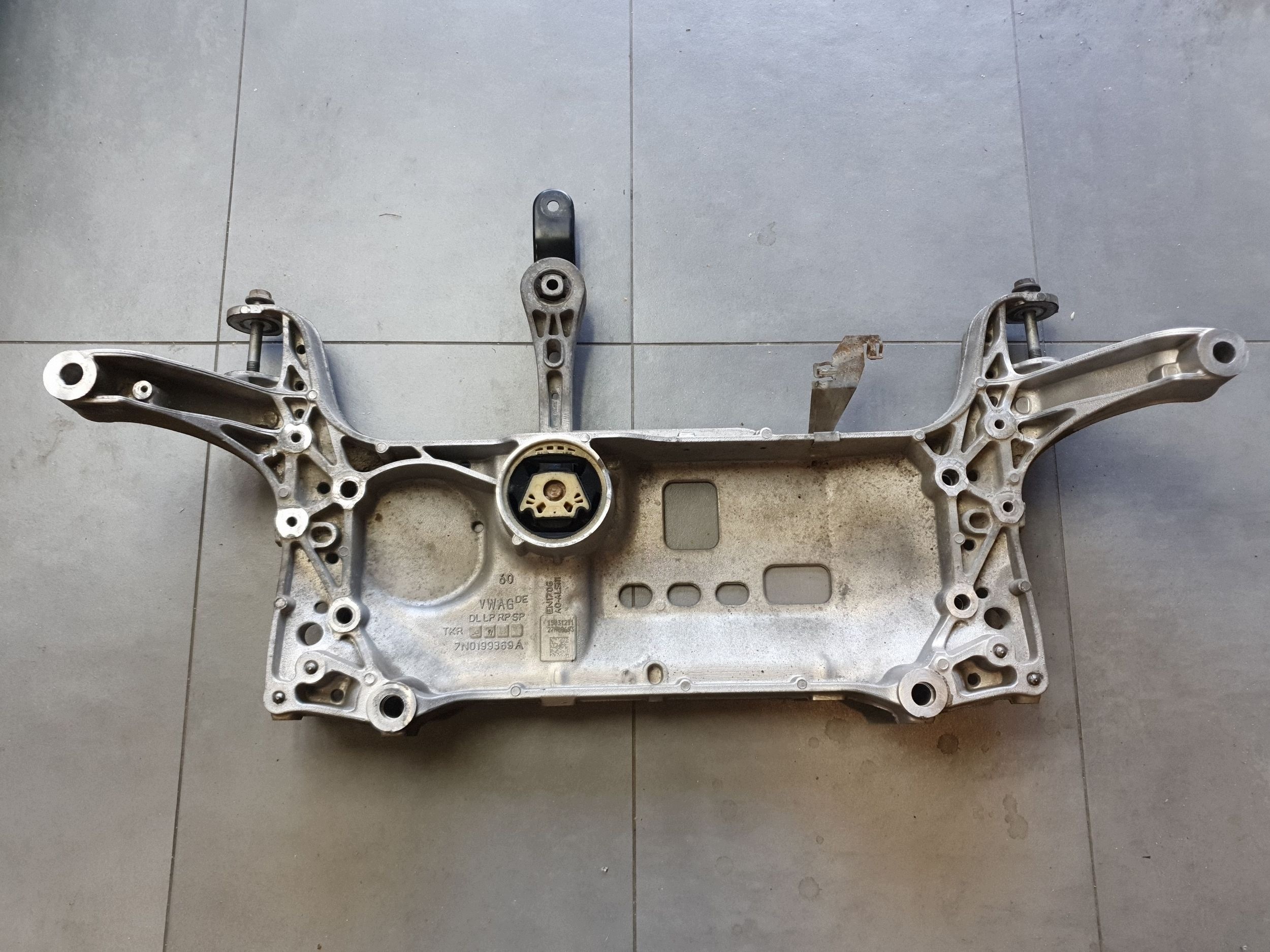 Volkswagen PASSAT CC axle beam front axle beam subframe 7N0199369A