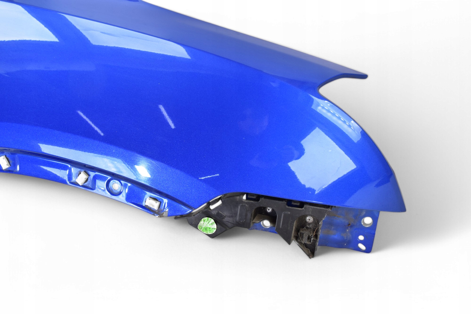fender right front CHEVROLET TRAX 2014r. GQM 2013-2017
