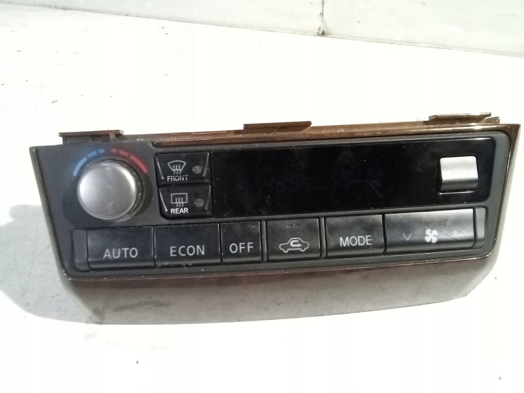 Nissan Maxima QX V panel BOCCHETTE 275003Y605