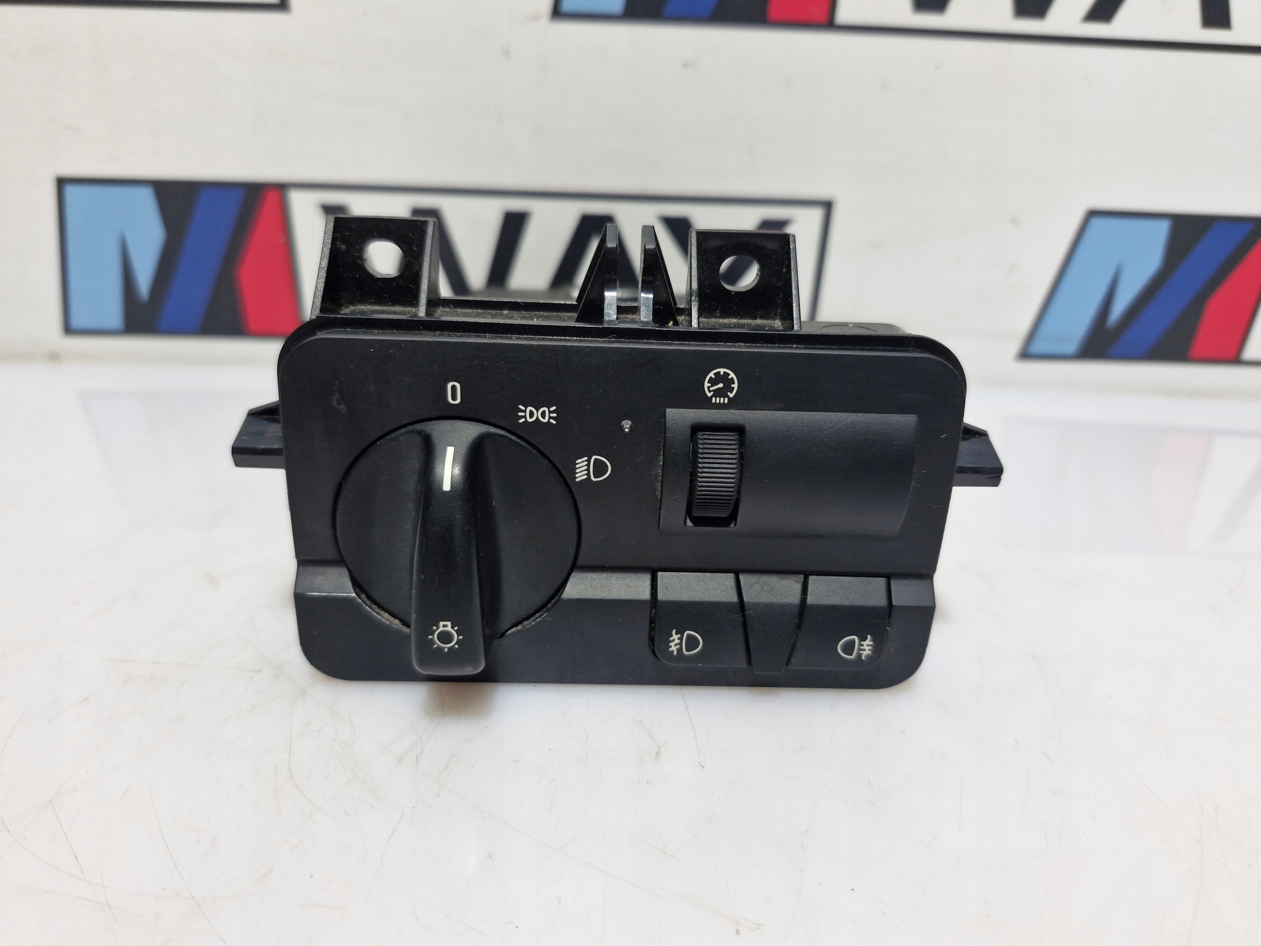 BMW 3 E46 MODUŁ STEROWNIK ŚWIATEŁ EUROPA 6923482