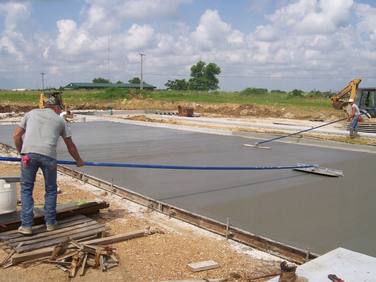 BELLE 50905 FRESNO BROOM łata wygładzająca do betonu ze szczotką Kod producenta 50904