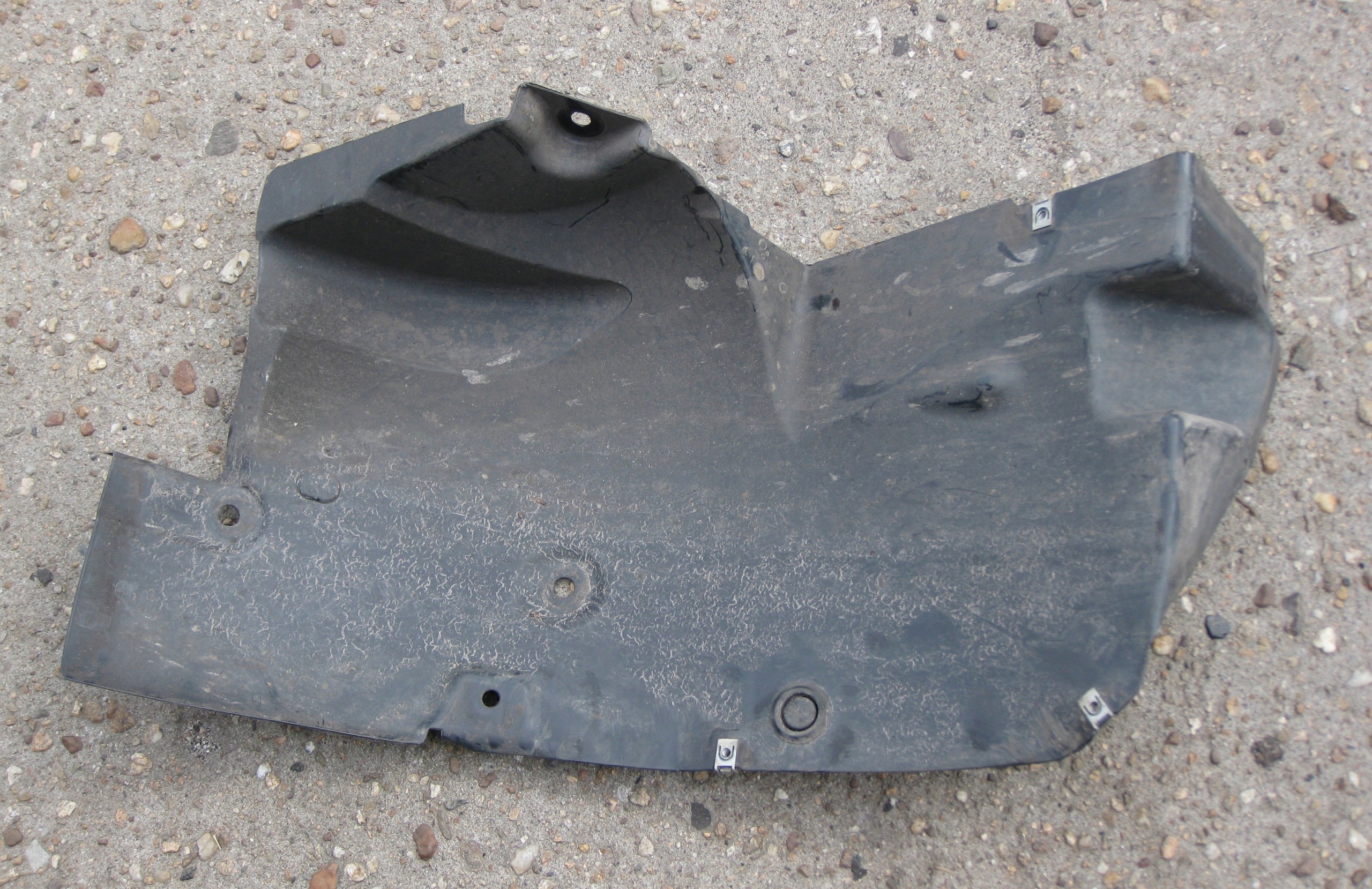 RENAULT MASTER III LIFT mudguard front left 638411709R front part