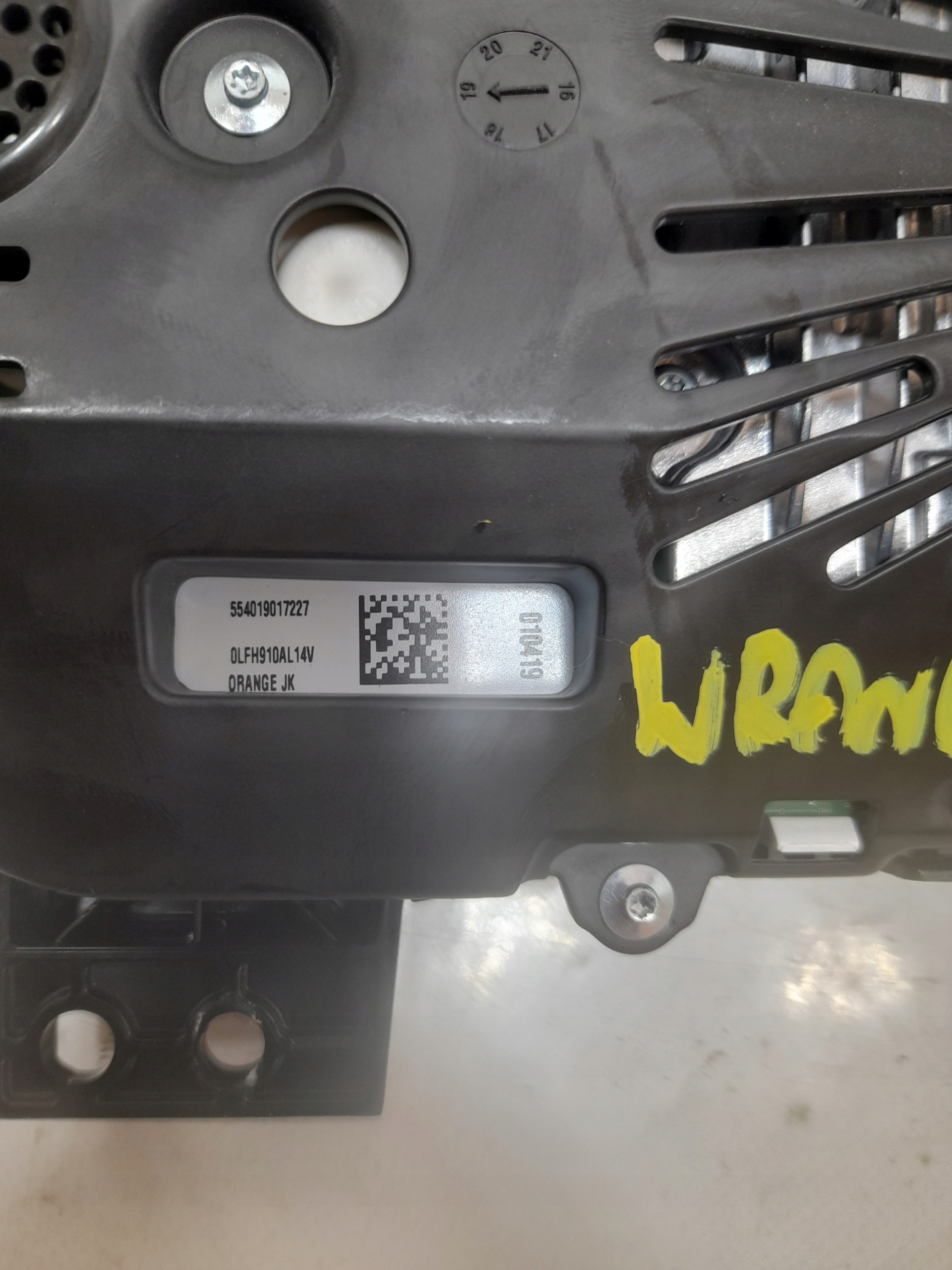 WRANGLER JL 18- спидометр часы 68377790AE 2.2d