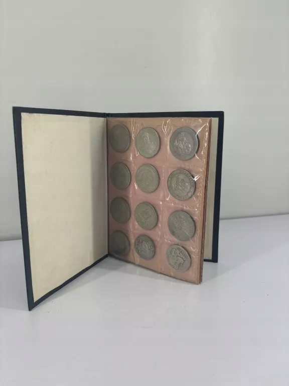 ALBUM 47 POLSKICH MONET Z OKRESU PRL