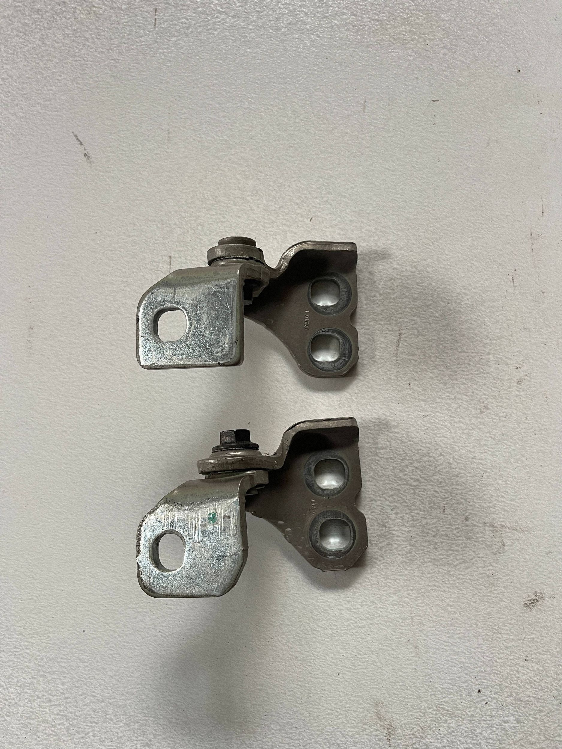 hinges door PRZEDNICH front left left FIAT TIPO 2 II 15- KOMPLET