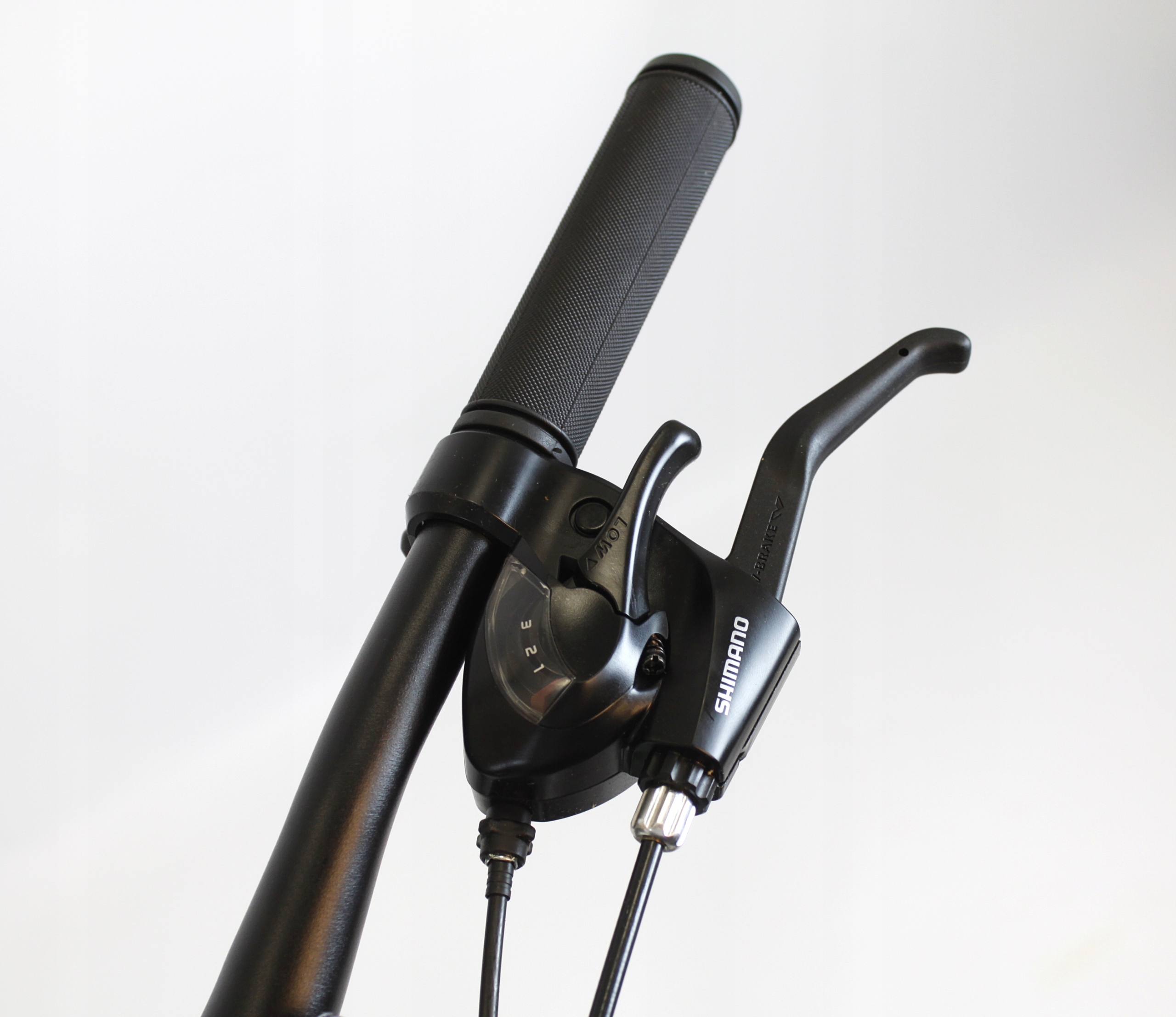 ALUMINIOWY ROWER MTB 26 CALI SHIMANO TARCZE 2020 Model ALOY