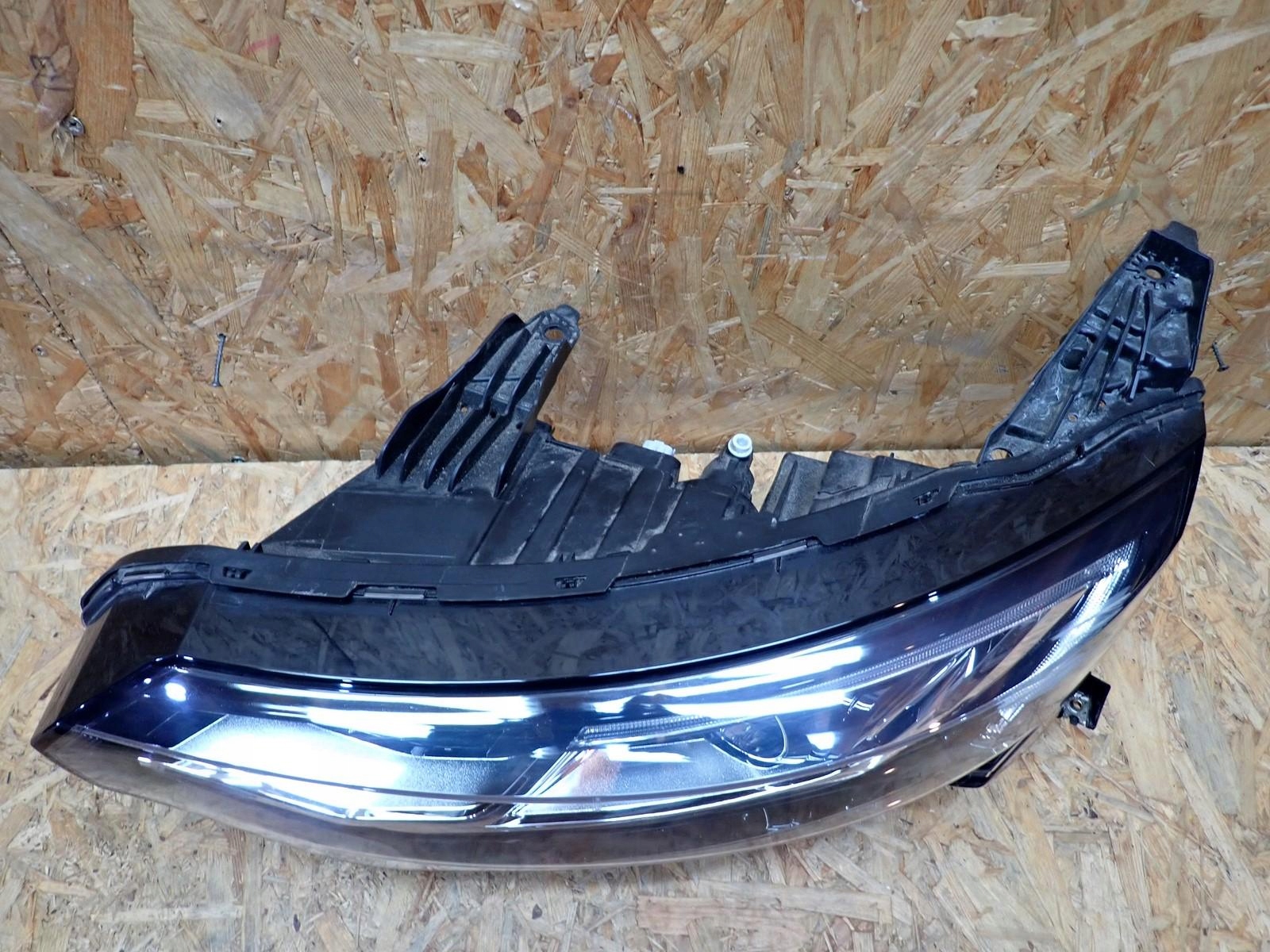 light left REFLEKTOR left RENAULT TALISMAN 15- 260604601R