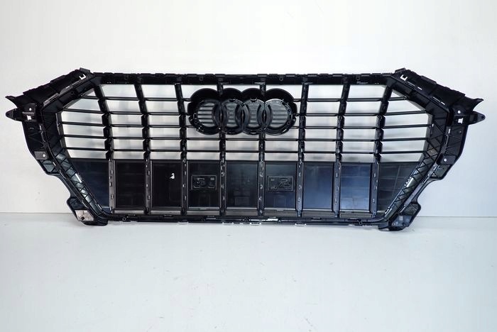 AUDI Q3 II 18- grille 83A853651E