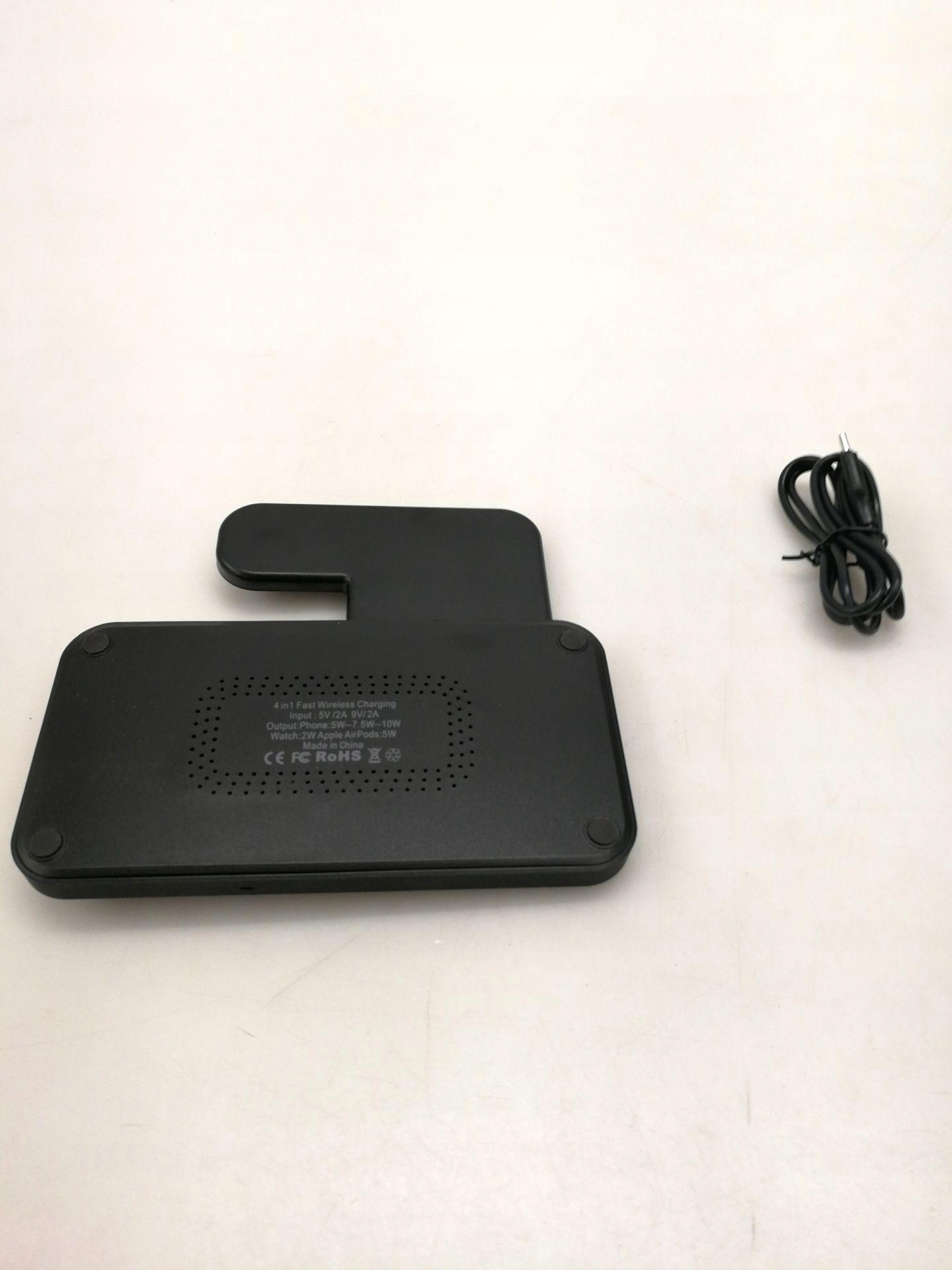 STACJA ŁADUJĄCA AIMTEL 4 W 1 IPHONE 12/11/X/XS Złącza USB