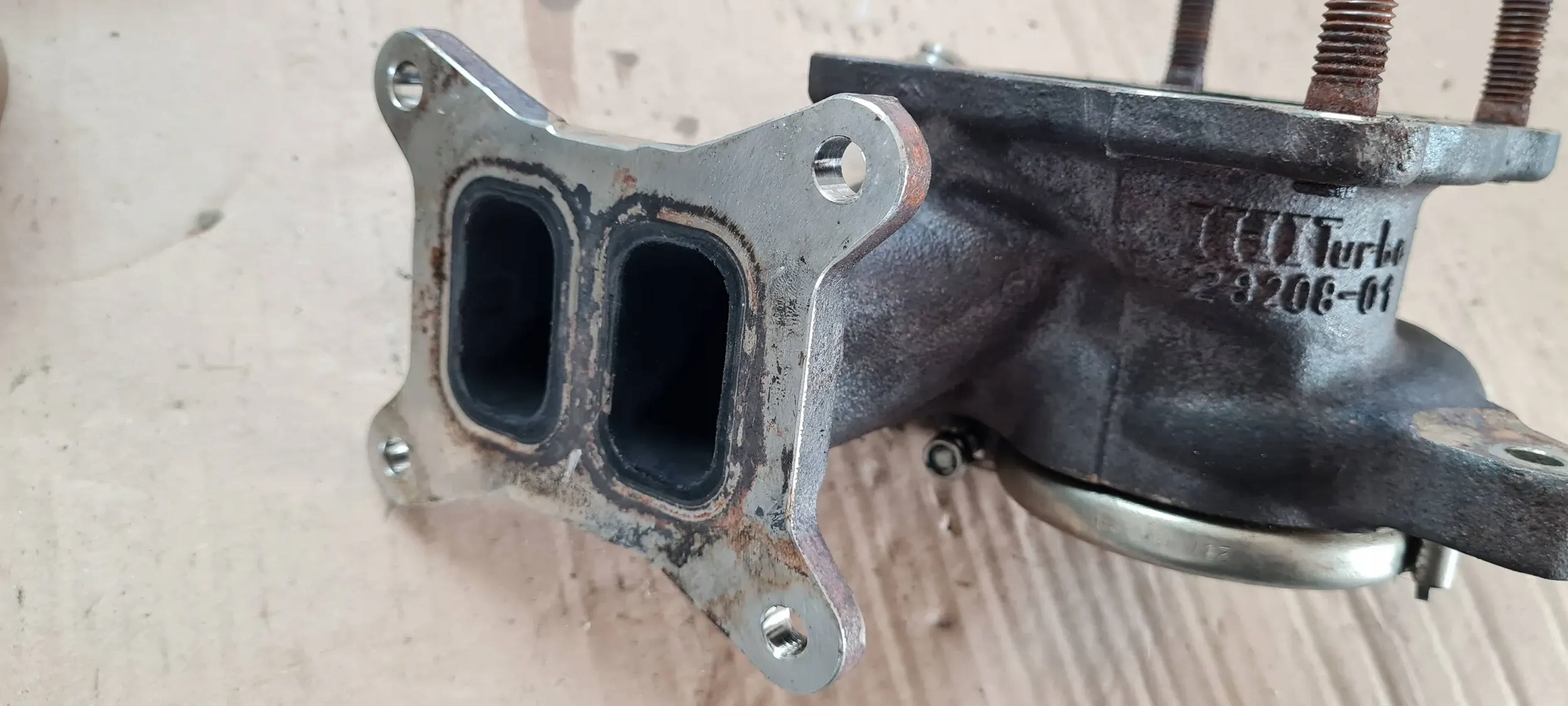 A5 8W obal KORPUS turbo 2.0 TFSI 28208-01 A4 B9 8W