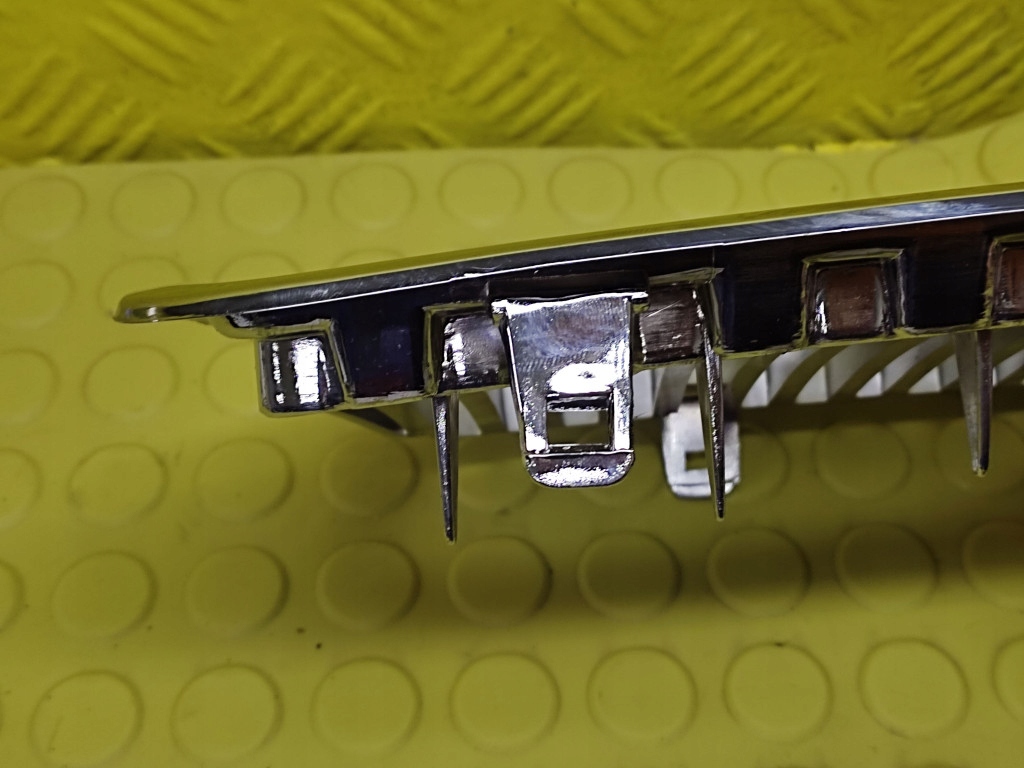 volvo S80 решетка радиатора