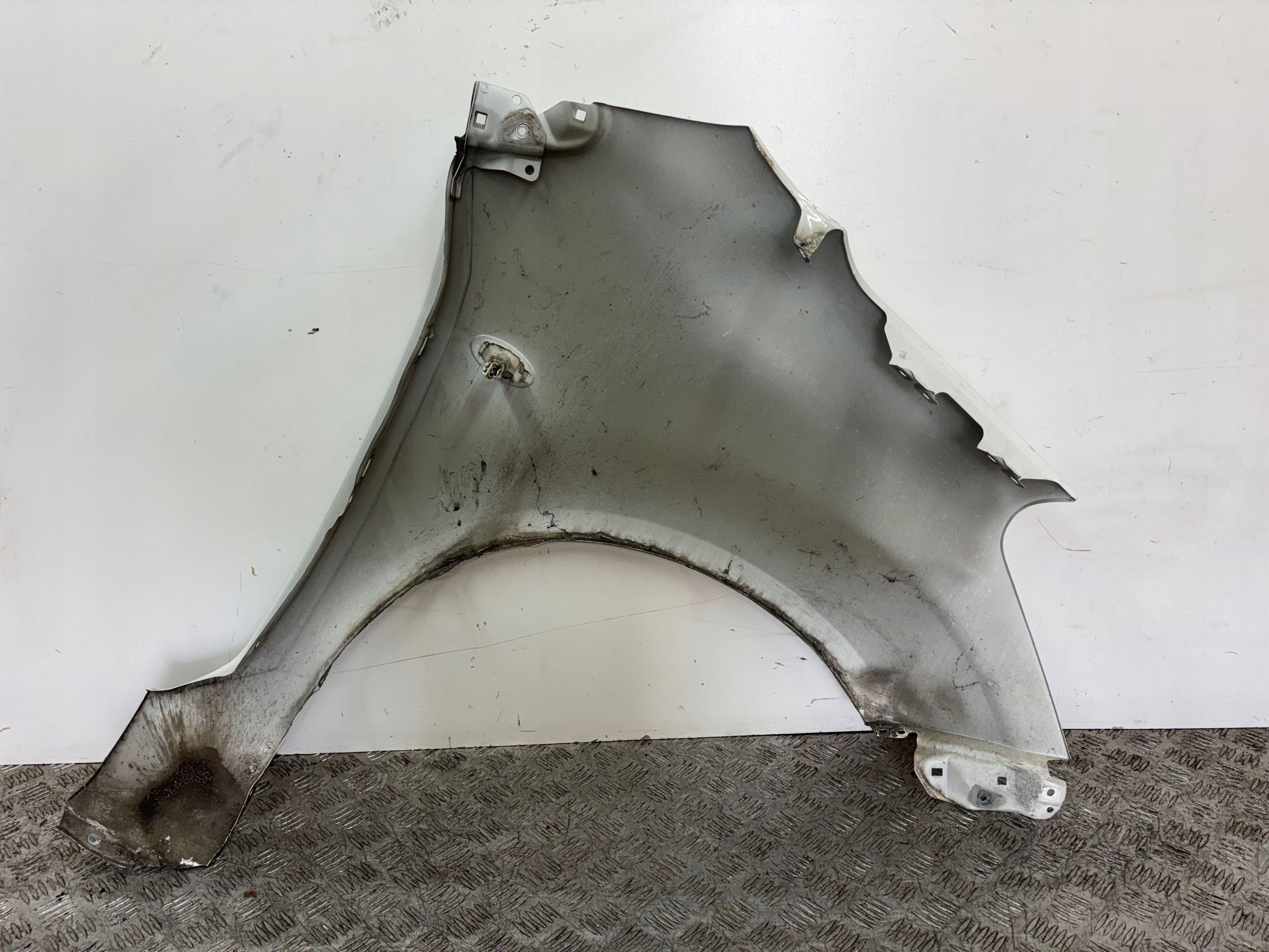 fender front front left SUZUKI SPLASH