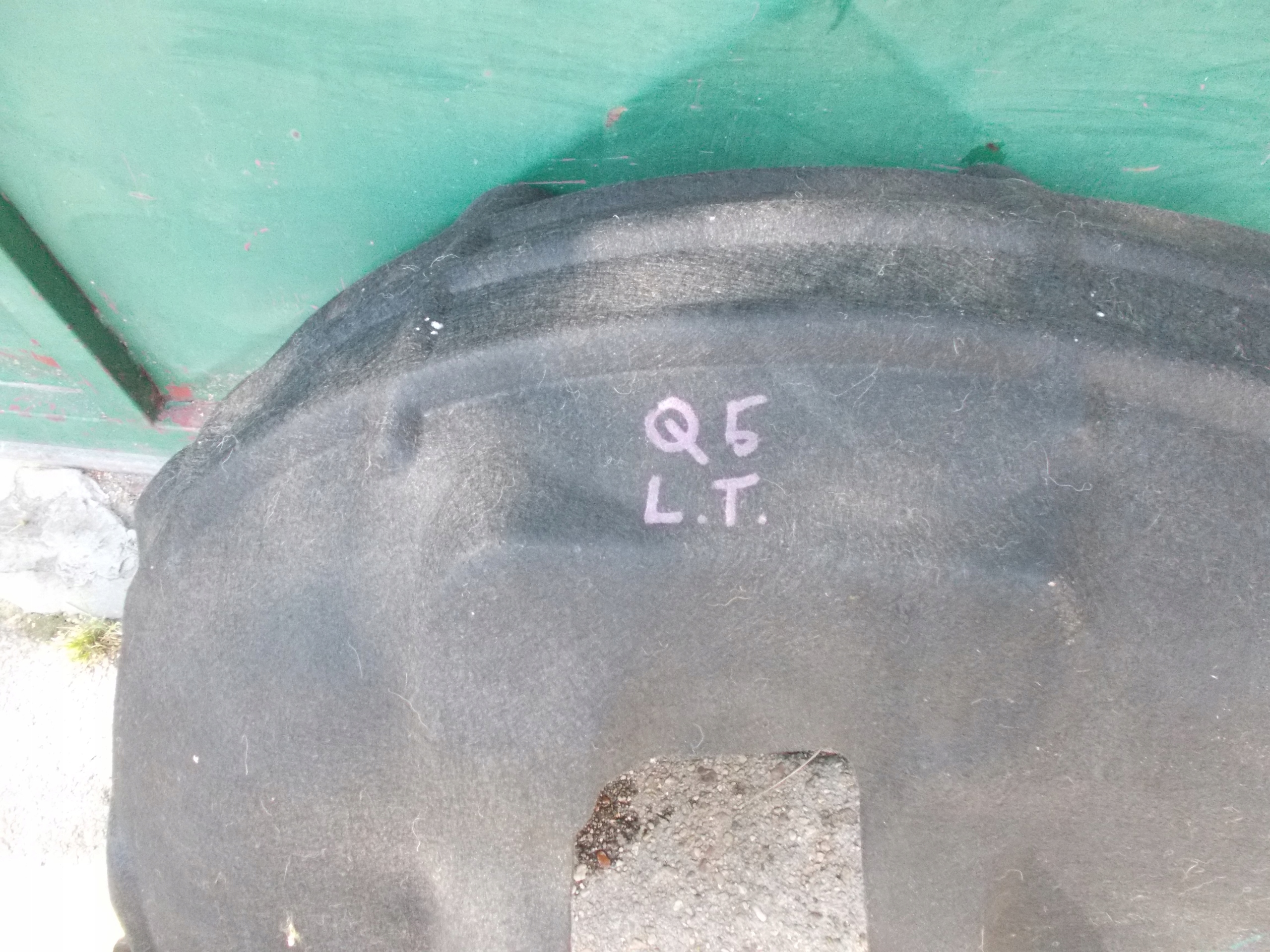 AUDI Q5 mudguard left rear part