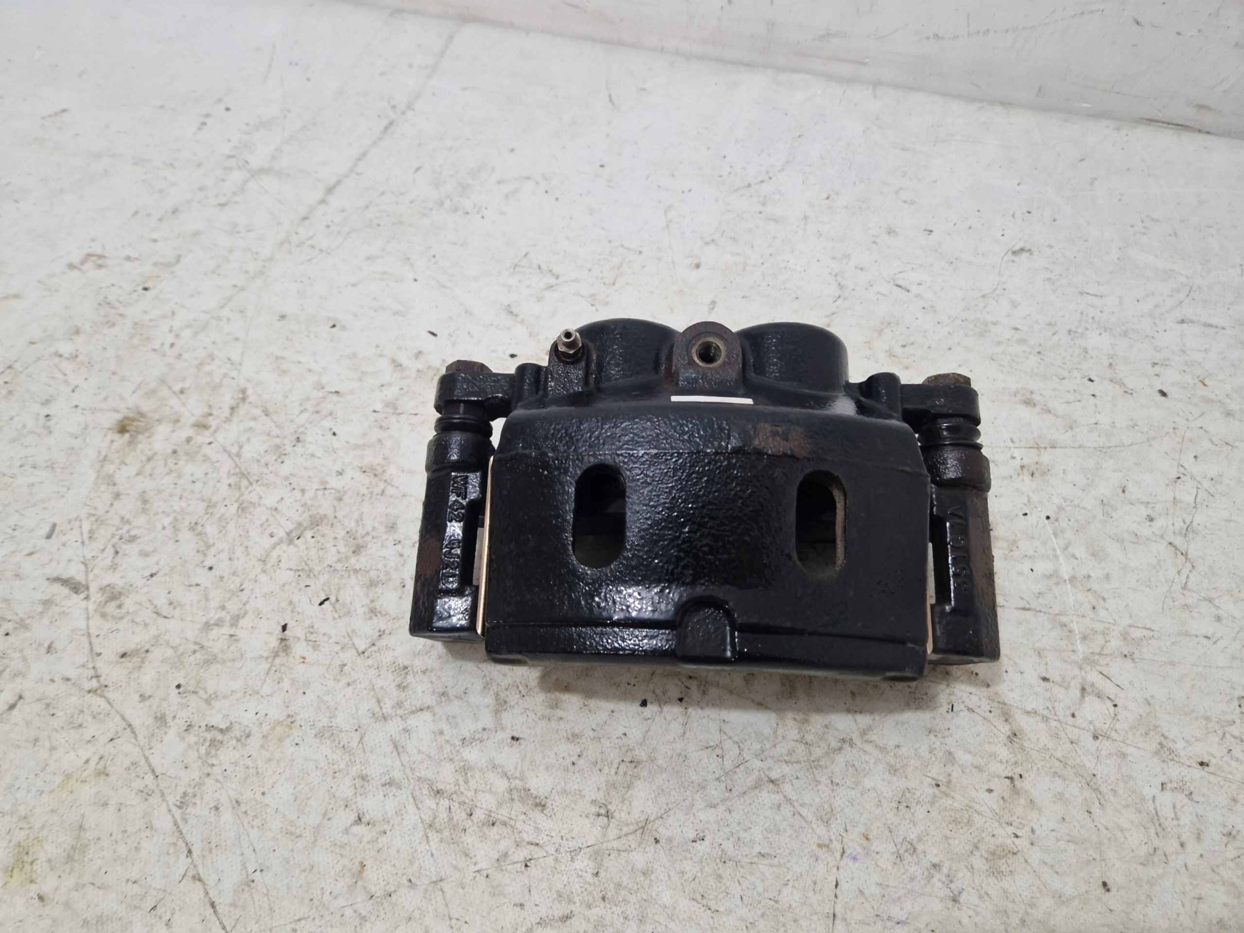 CADILLAC ESCALADE IV 15- 6.2 V8 caliper brake front front left L5101