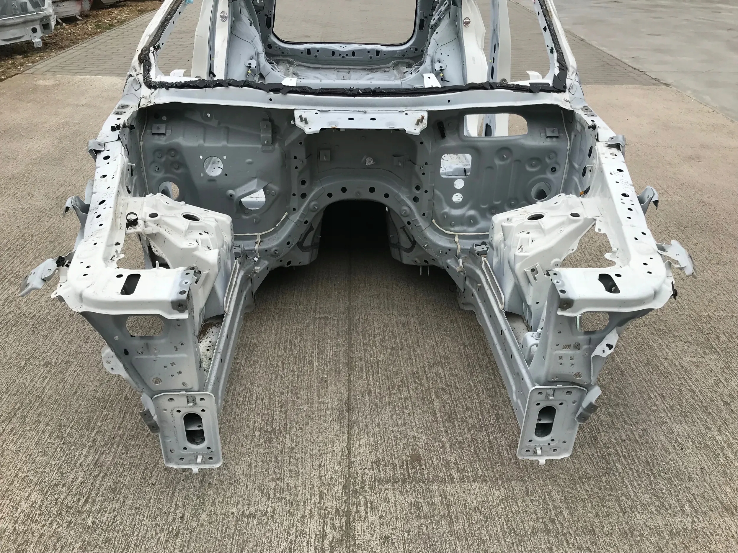 Mazda CX-60 CX60 2023 ĆWIARTKA PODŁUŻNICA PRAWY PRZÓD PRZEDNIA Typ samochodu 4x4/SUV