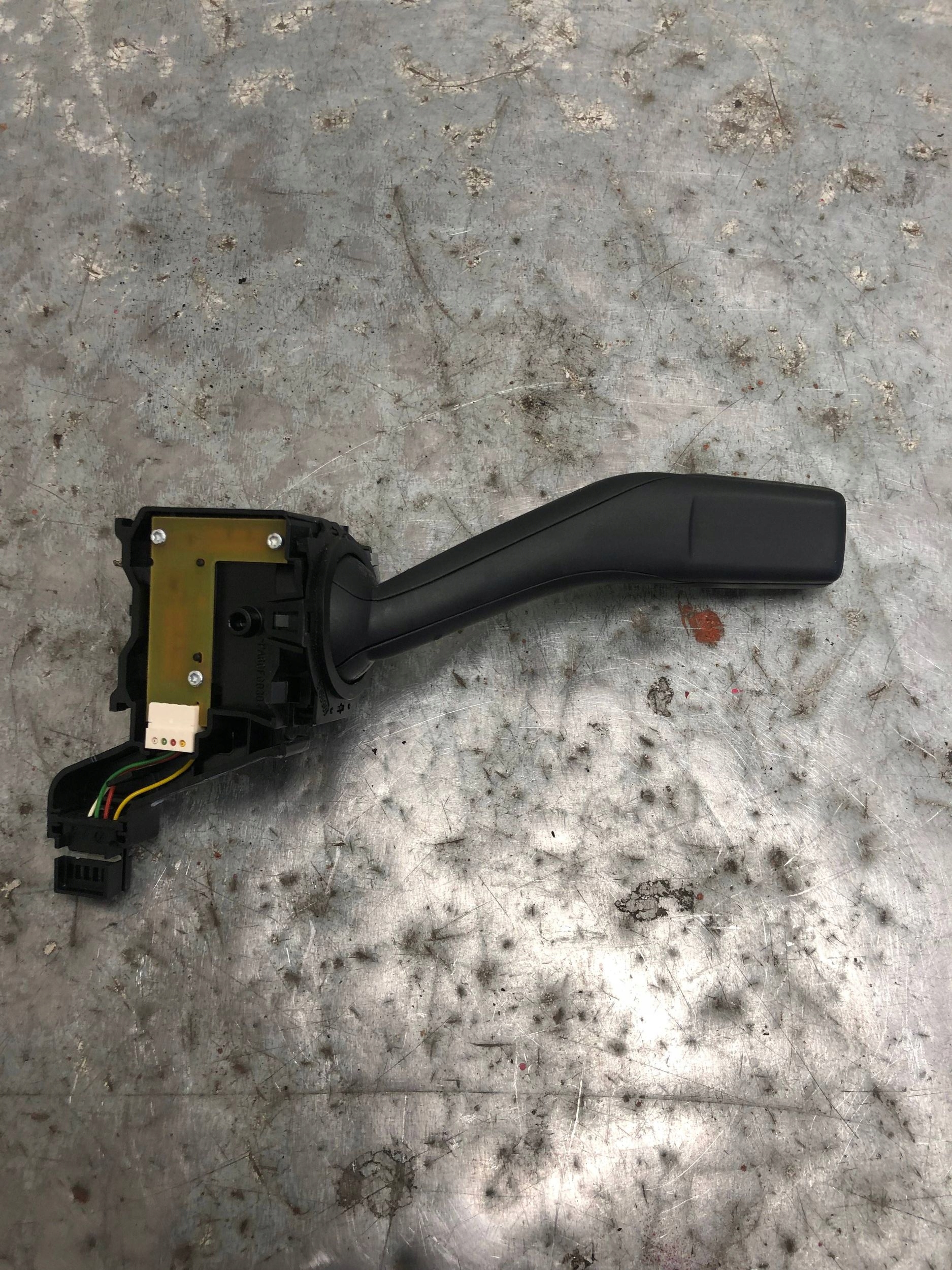 MANETKA Indicateurs de direction Gauche VW GOLF VI HB 1K0953513E